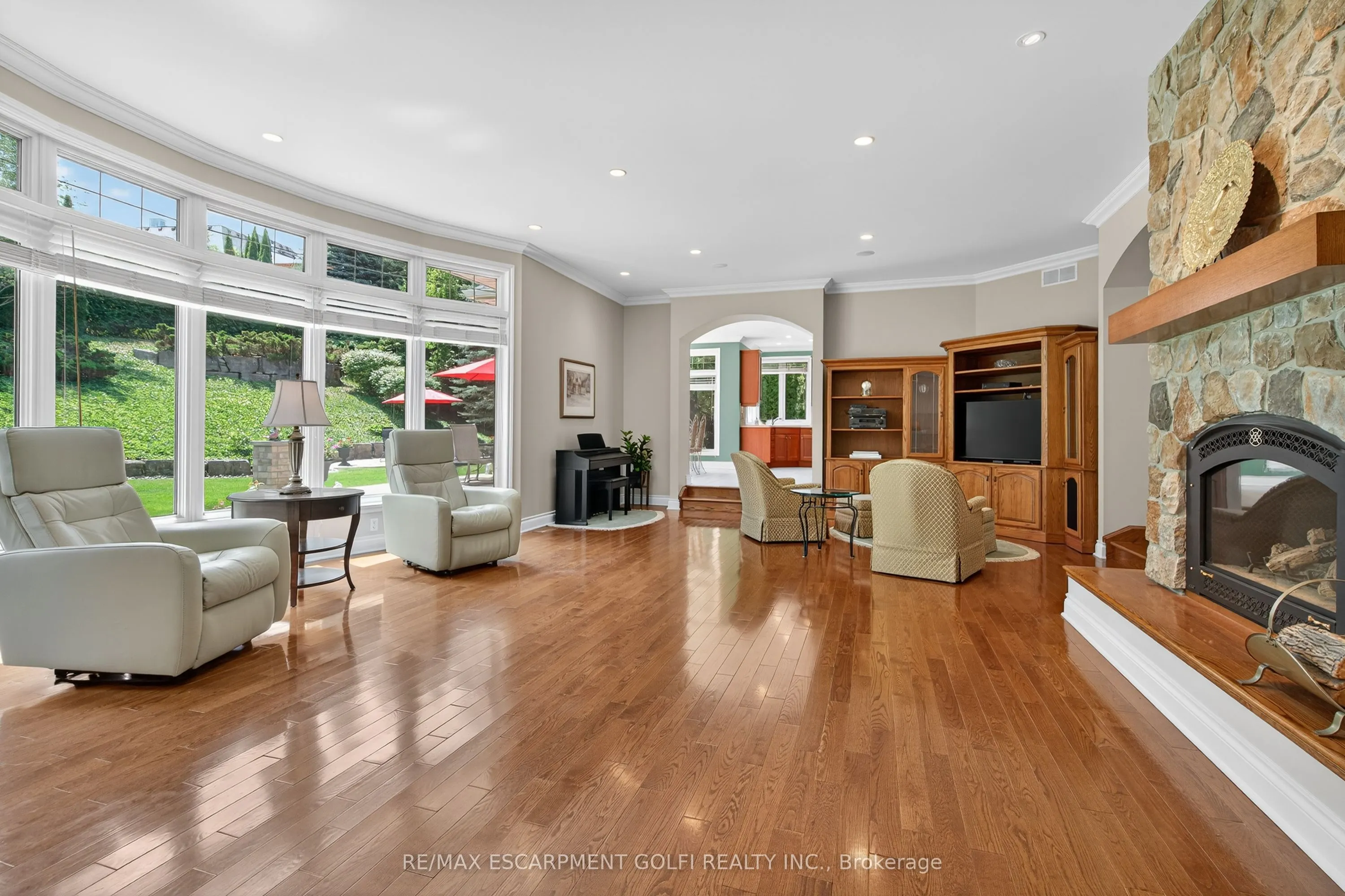6786 Christine Court