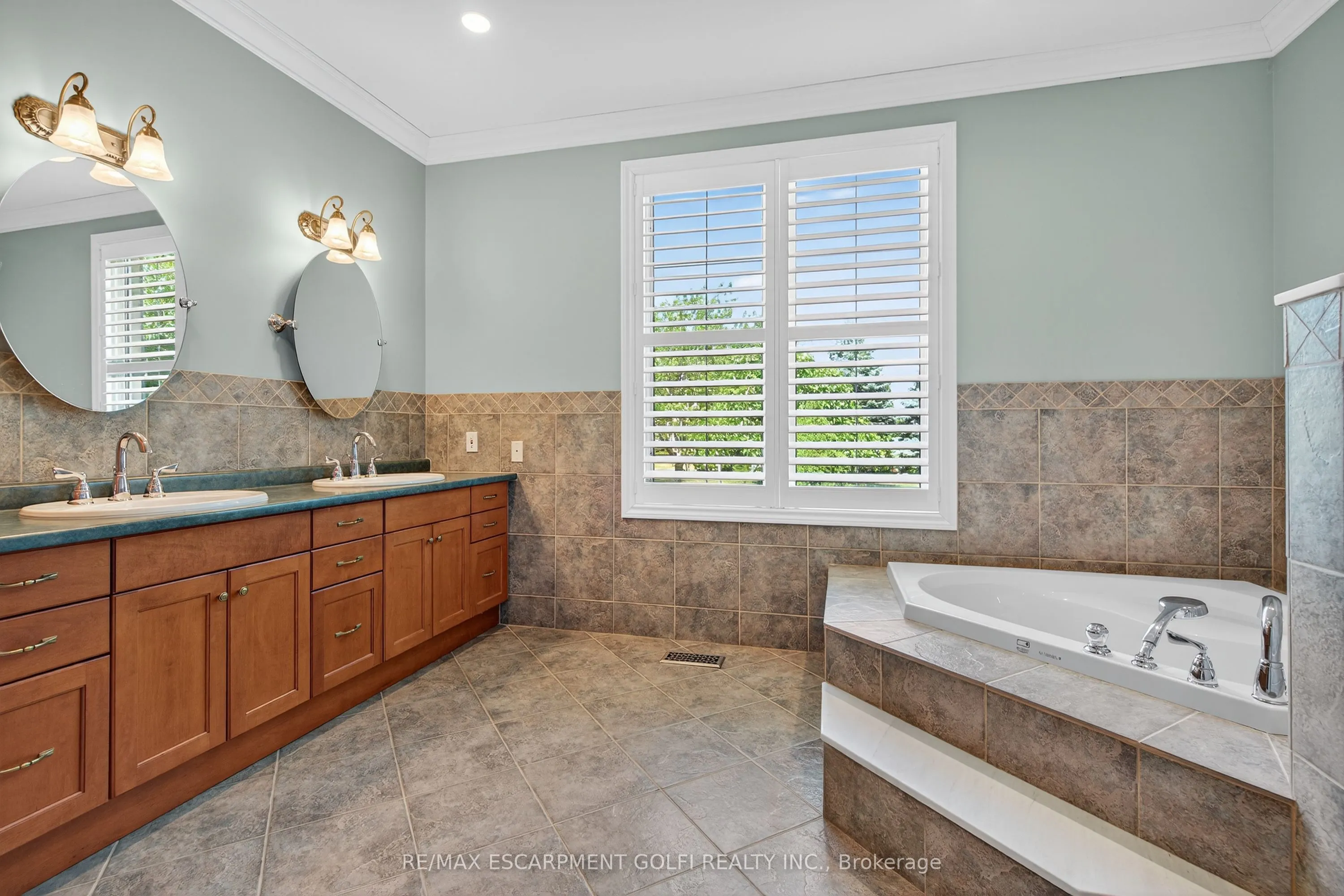 6786 Christine Court