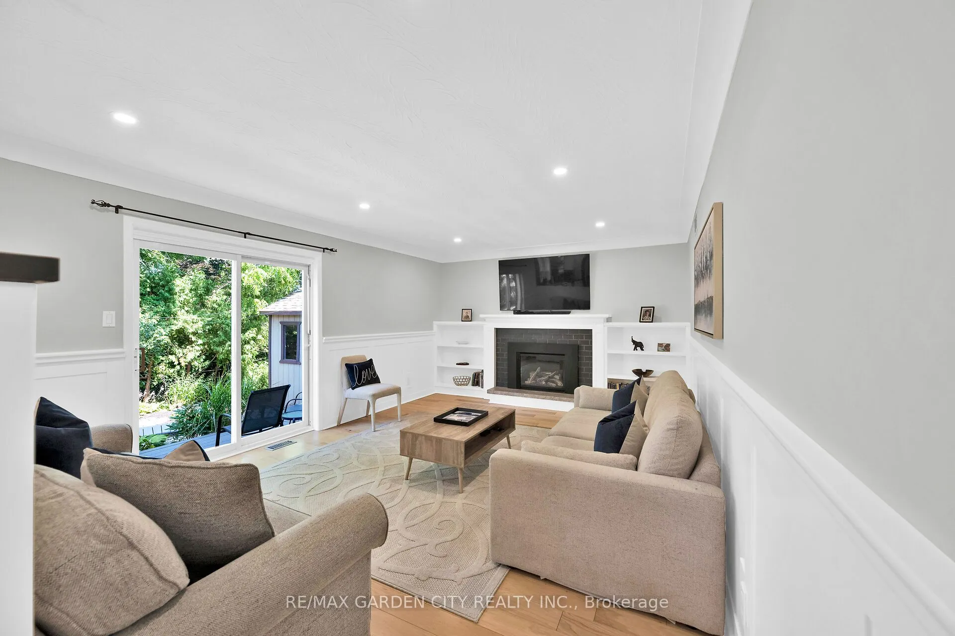 54 DRIFTWOOD Court