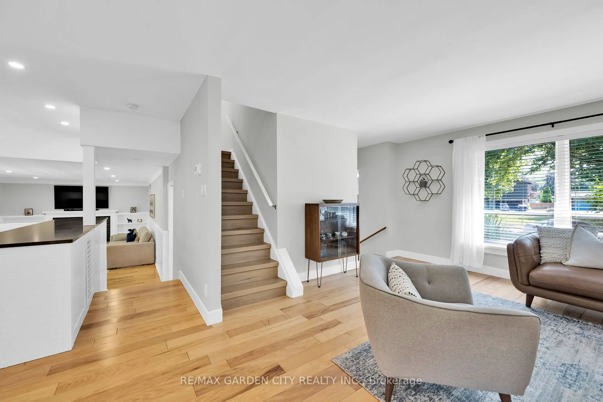 54 DRIFTWOOD Court
