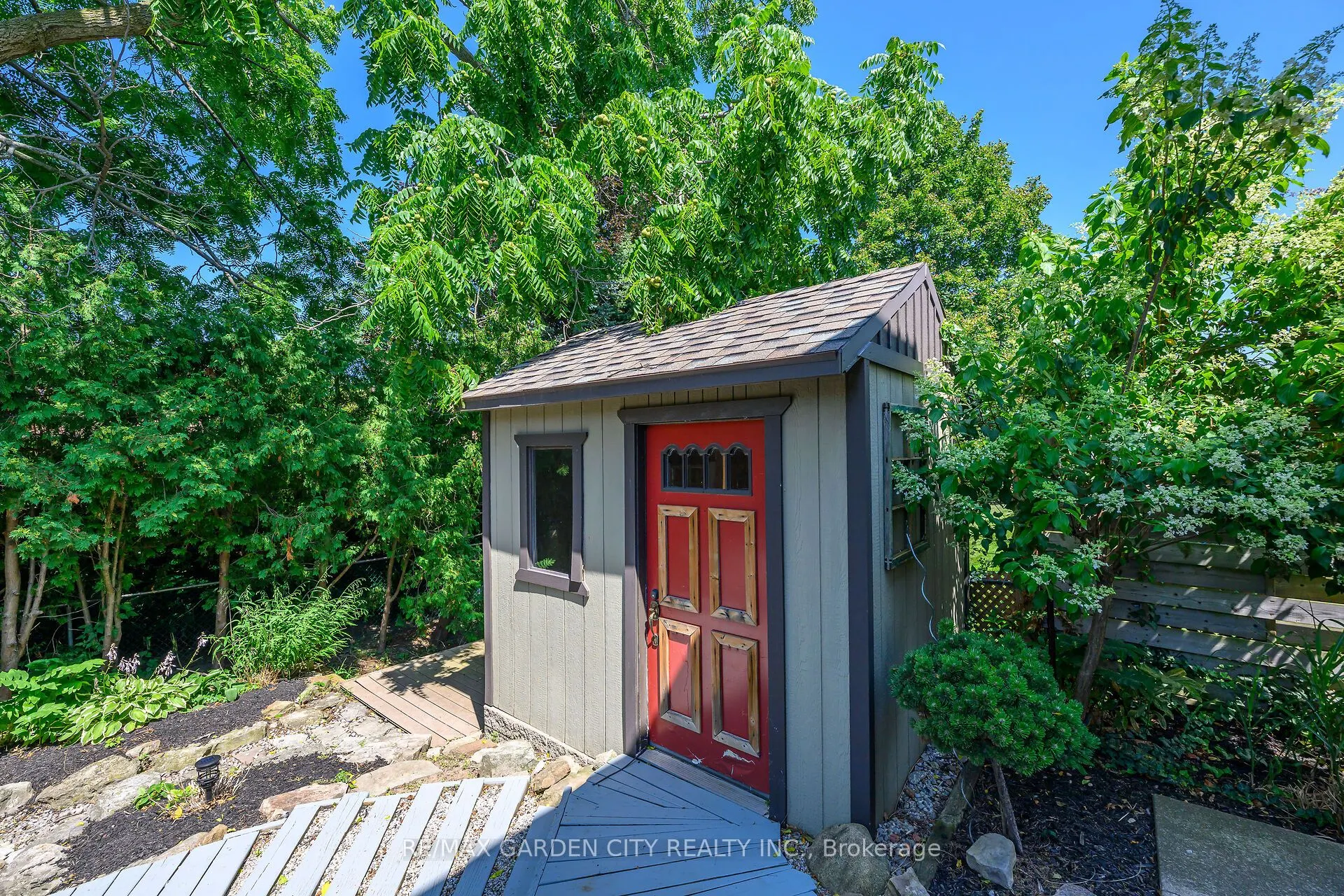54 DRIFTWOOD Court