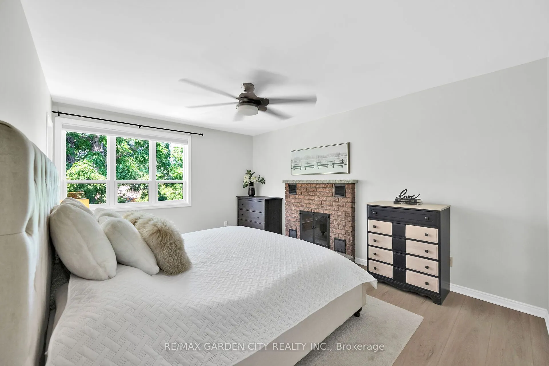 54 DRIFTWOOD Court