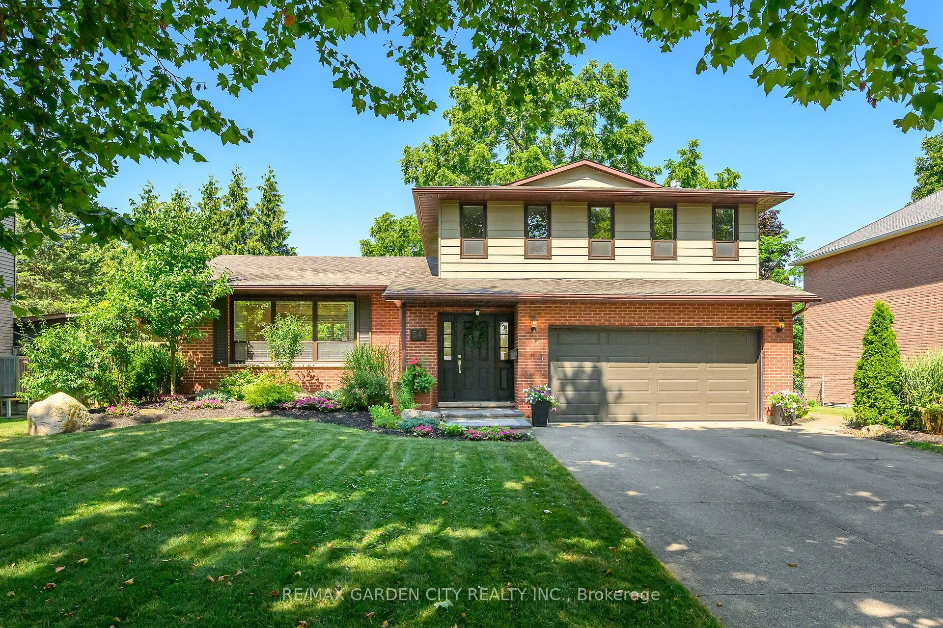 54 DRIFTWOOD Court