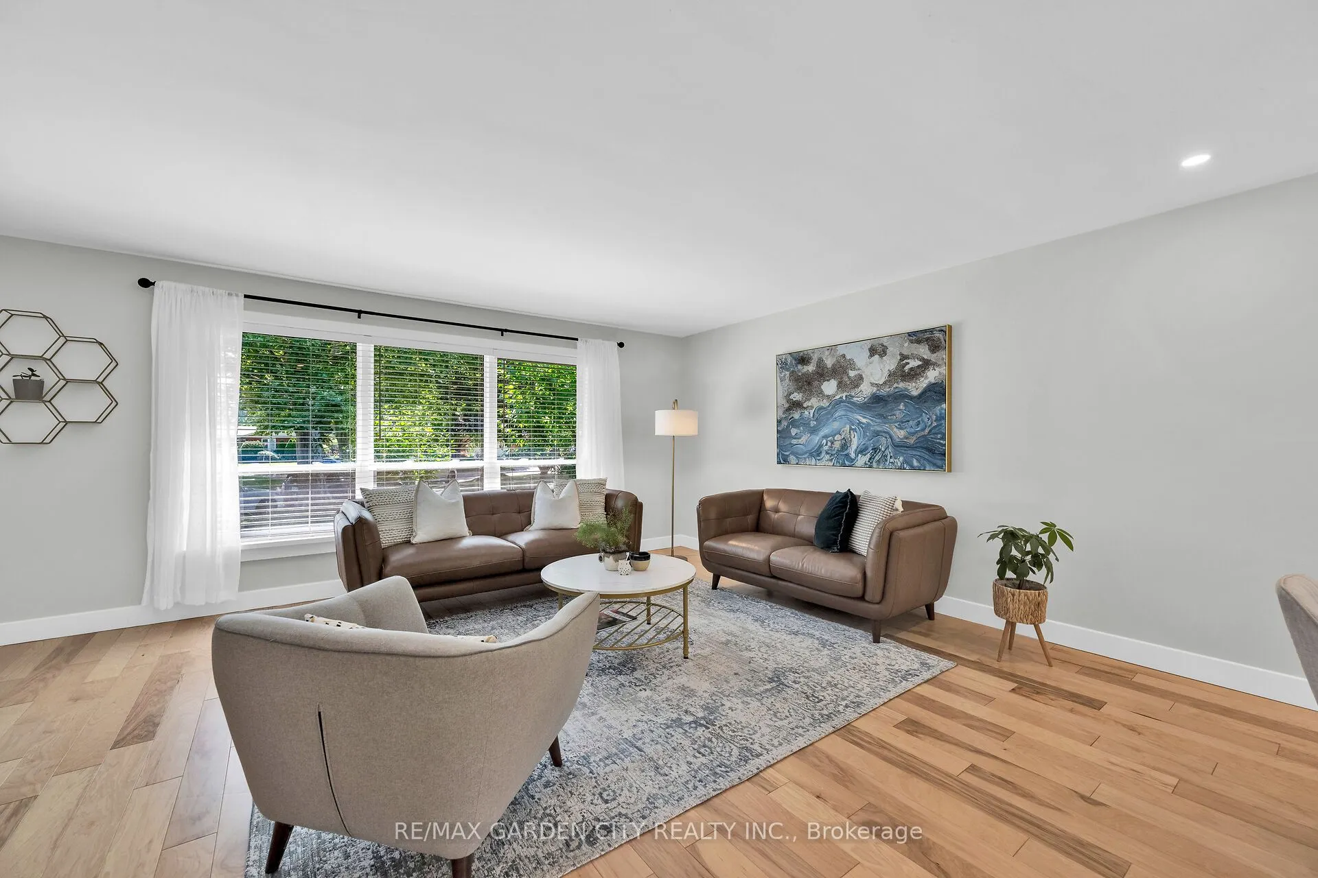 54 DRIFTWOOD Court
