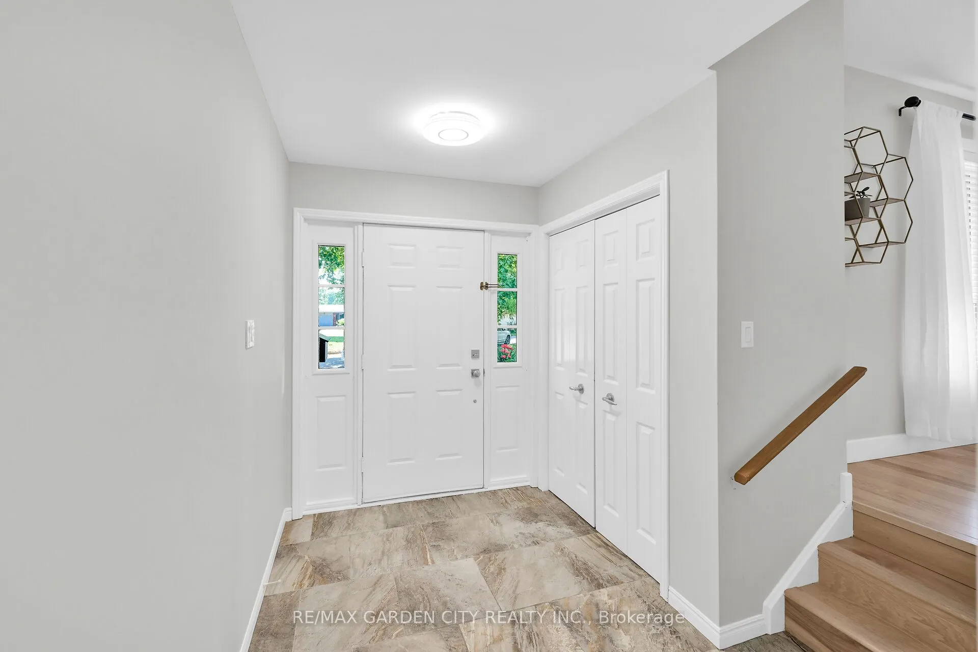 54 DRIFTWOOD Court
