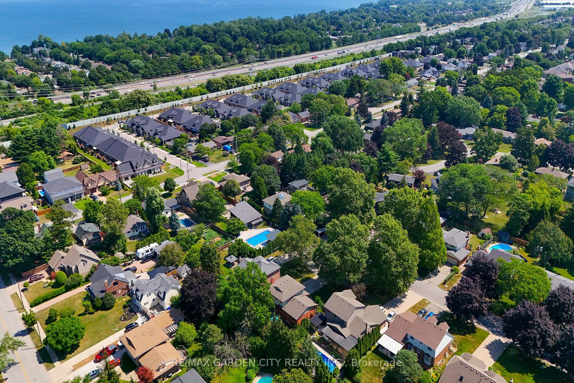 54 DRIFTWOOD Court