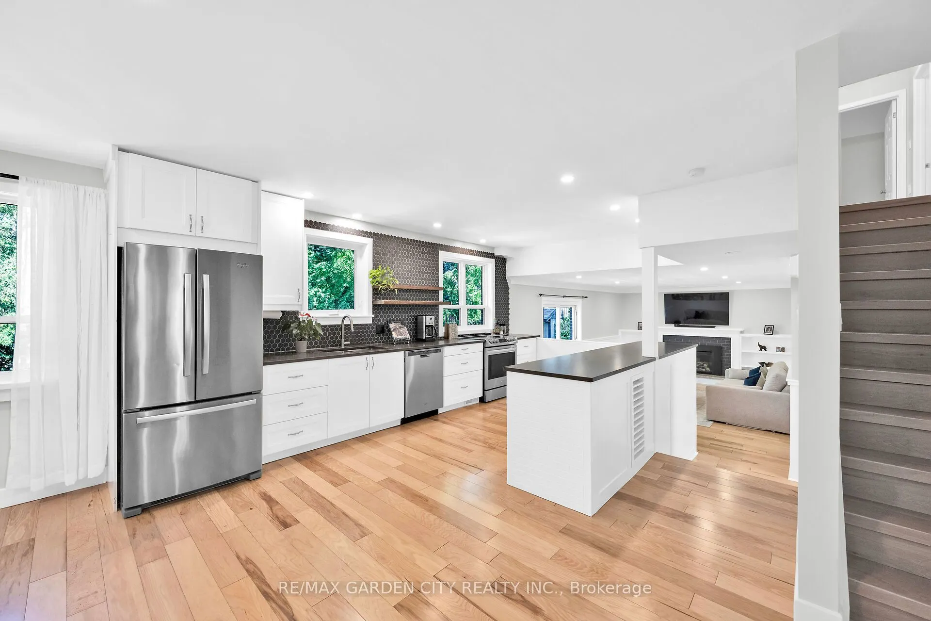 54 DRIFTWOOD Court