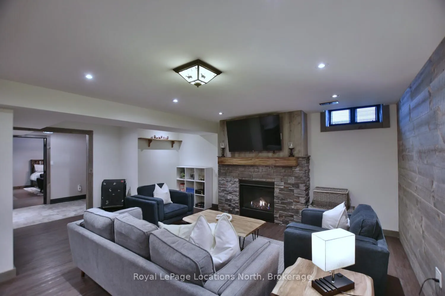 138 CRESTVIEW Court