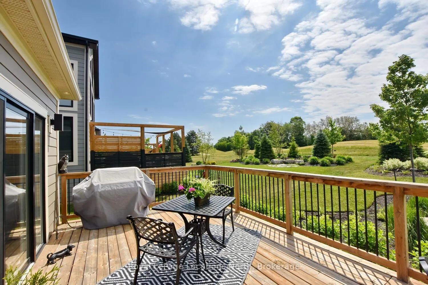 138 CRESTVIEW Court