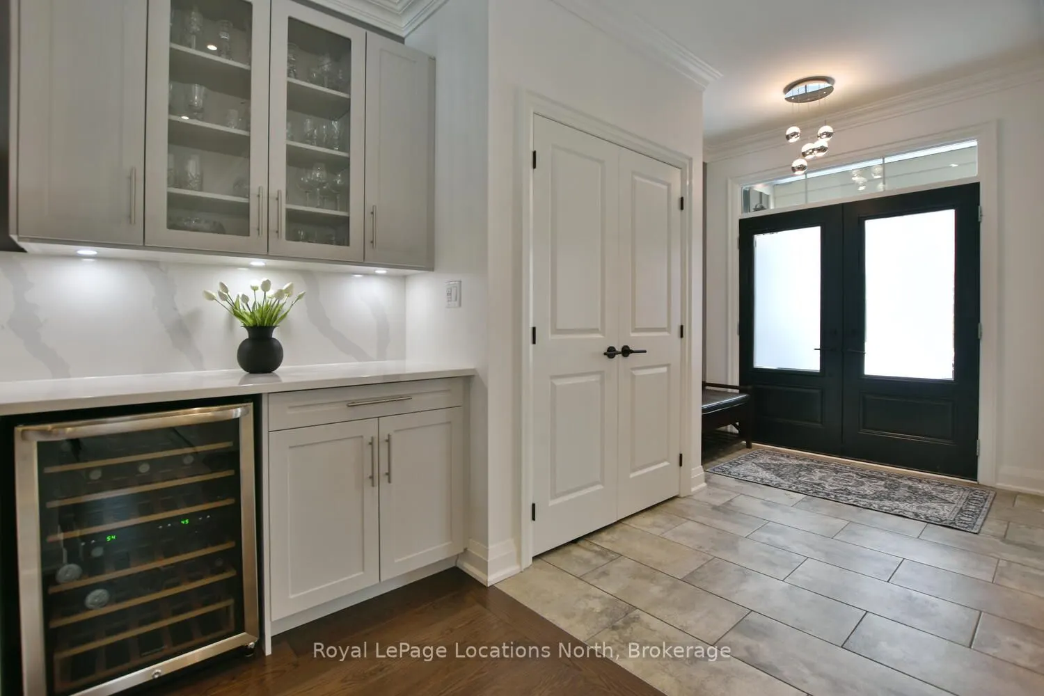 138 CRESTVIEW Court