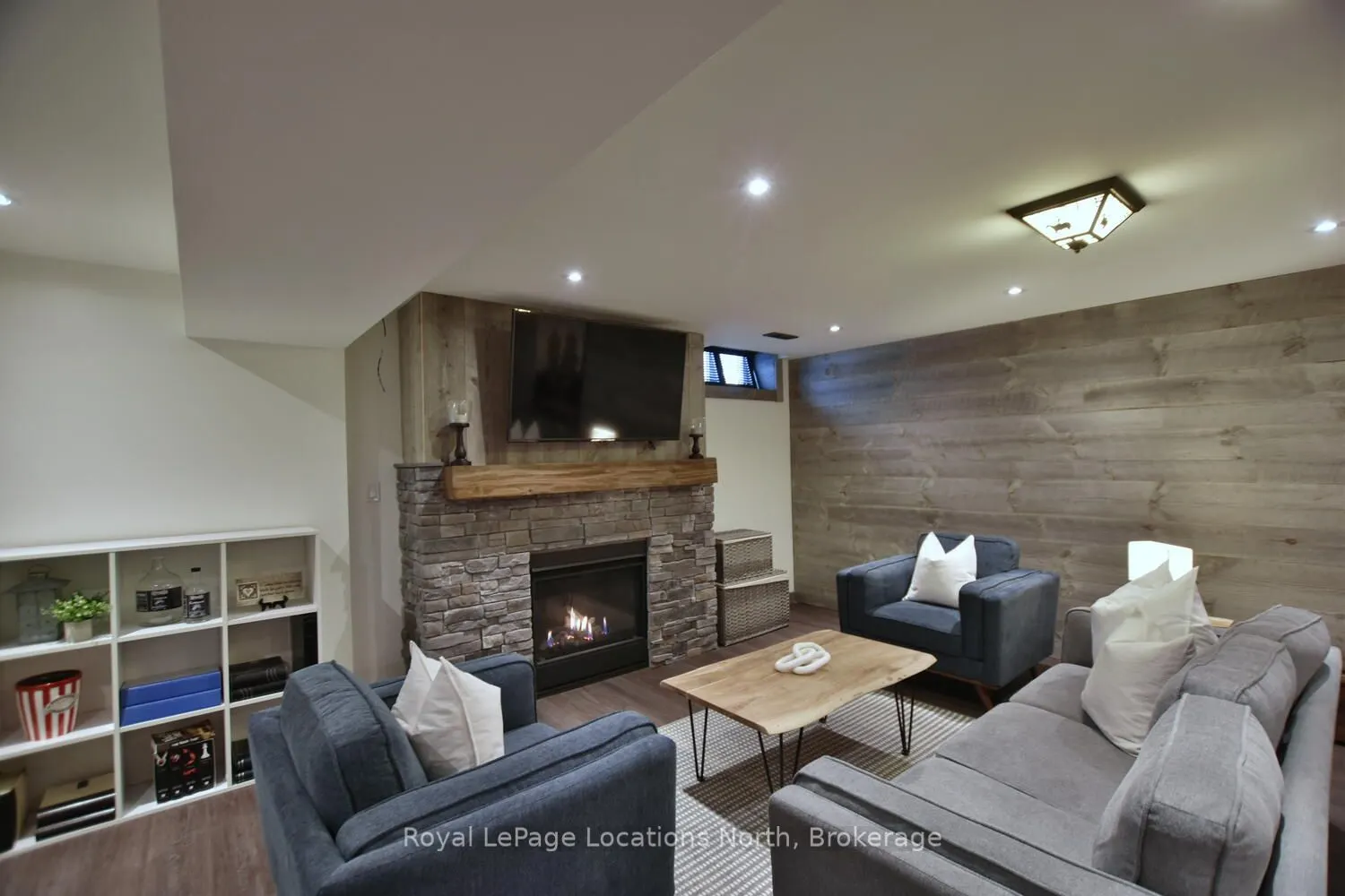 138 CRESTVIEW Court