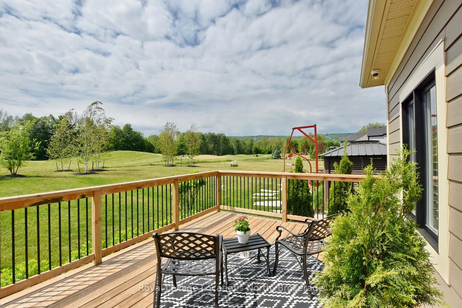 138 CRESTVIEW Court
