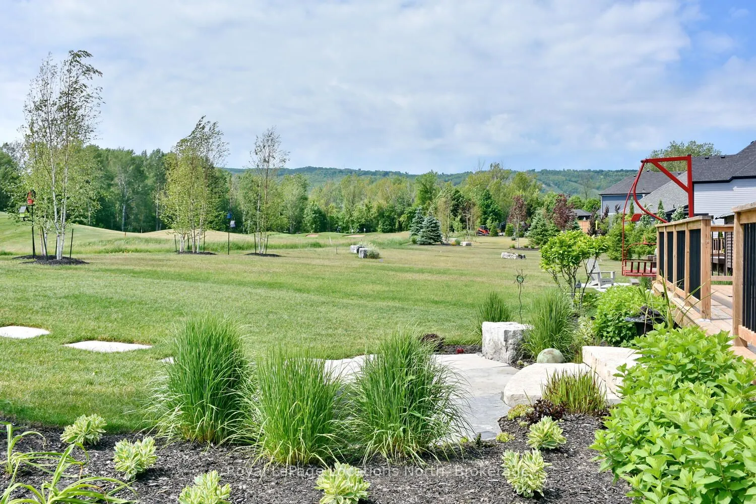 138 CRESTVIEW Court