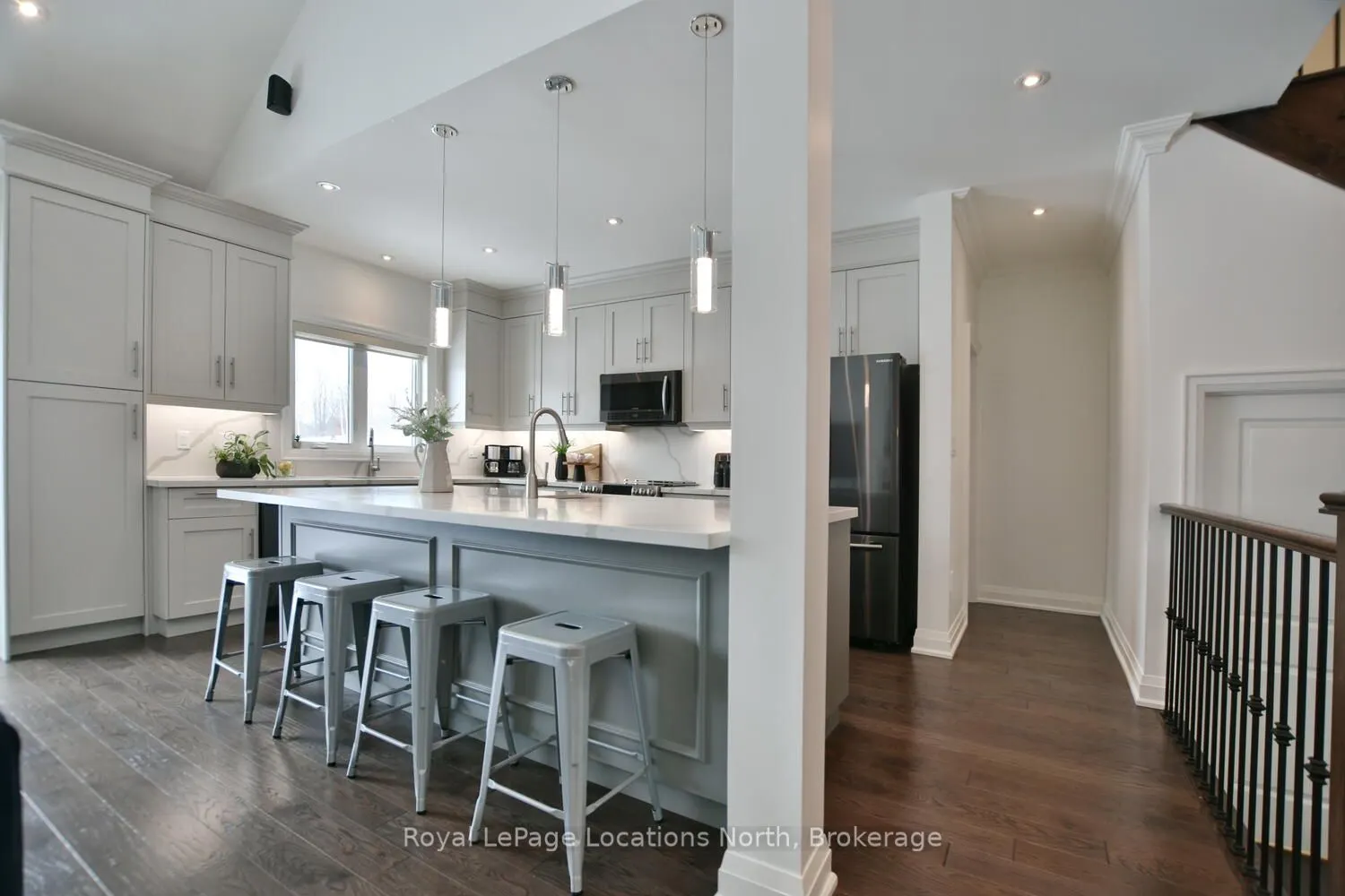 138 CRESTVIEW Court