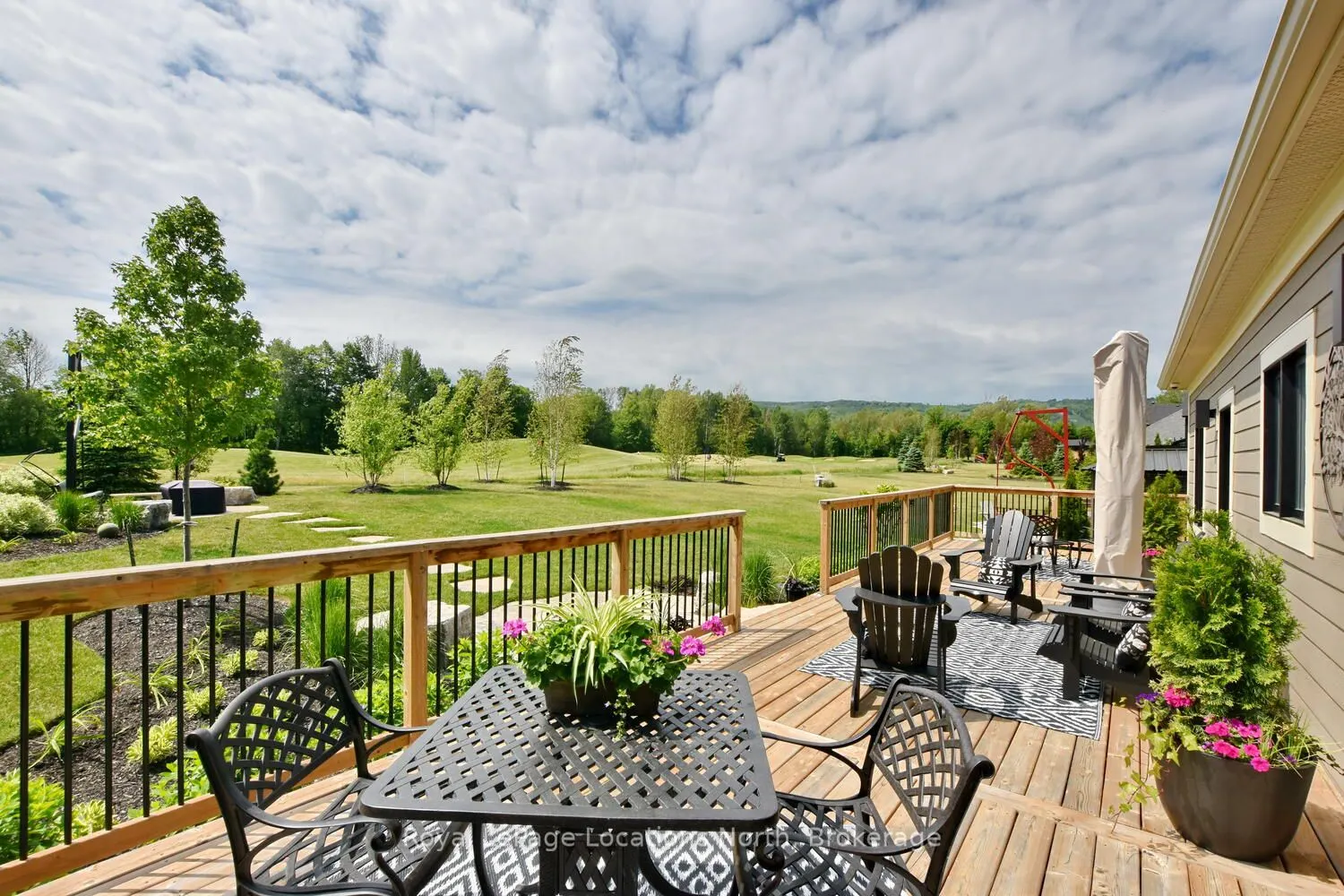 138 CRESTVIEW Court