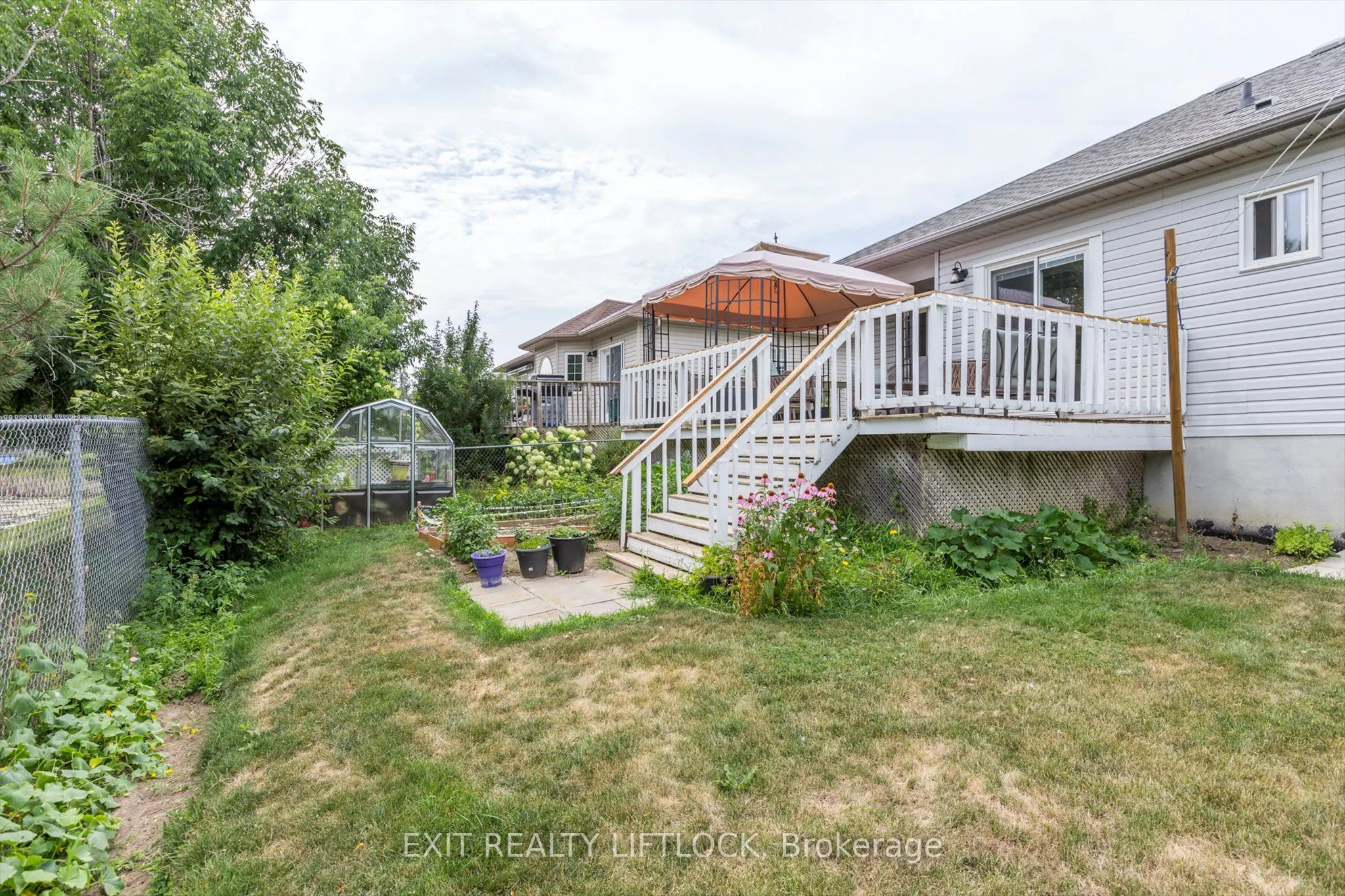 9 Brookside Street