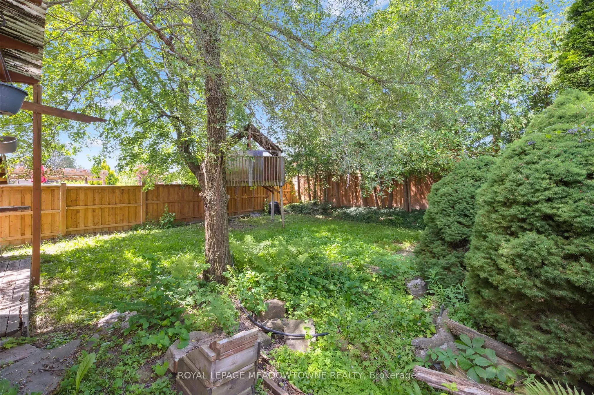 77 Pinemeadow Crescent