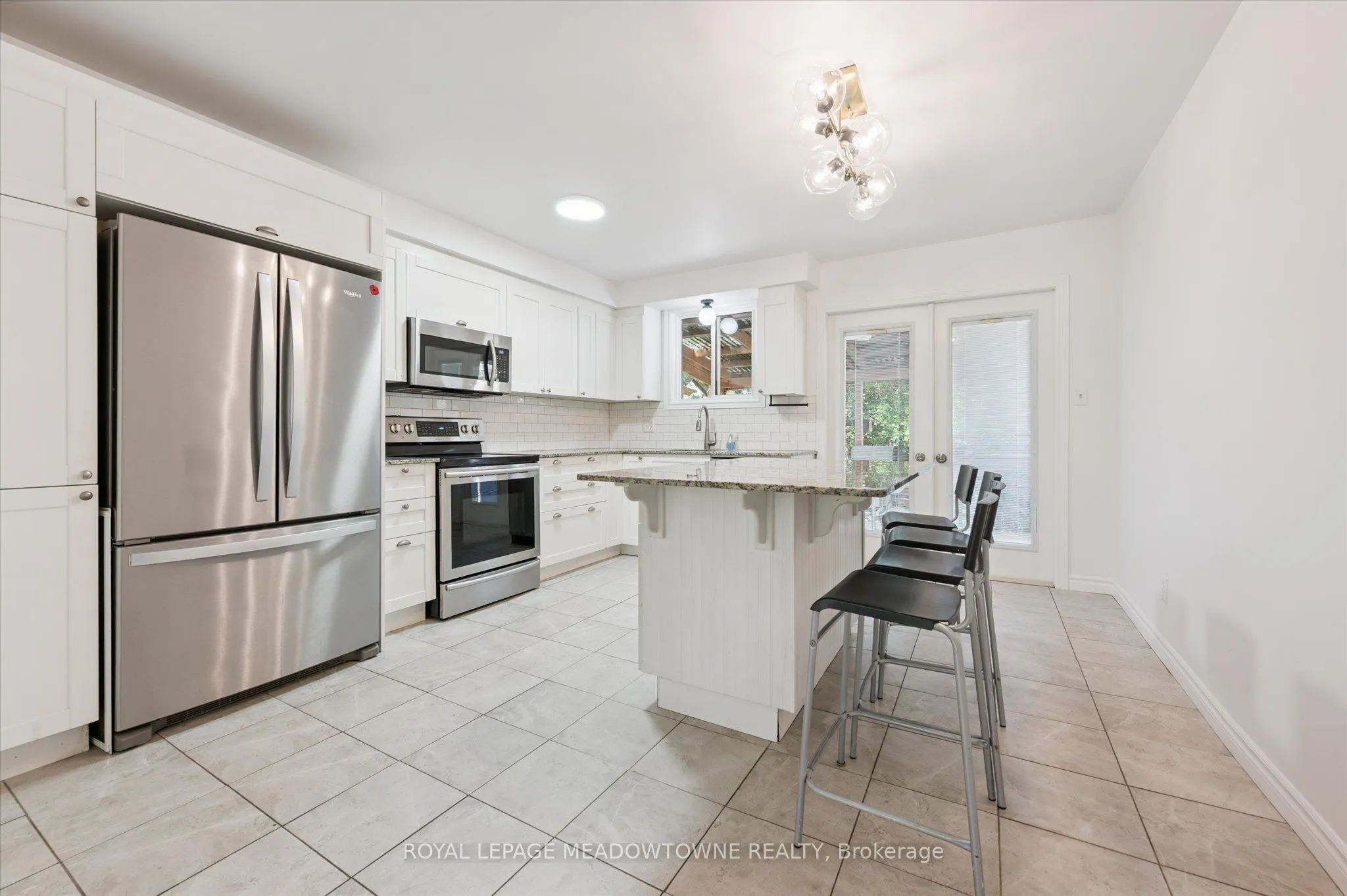 77 Pinemeadow Crescent