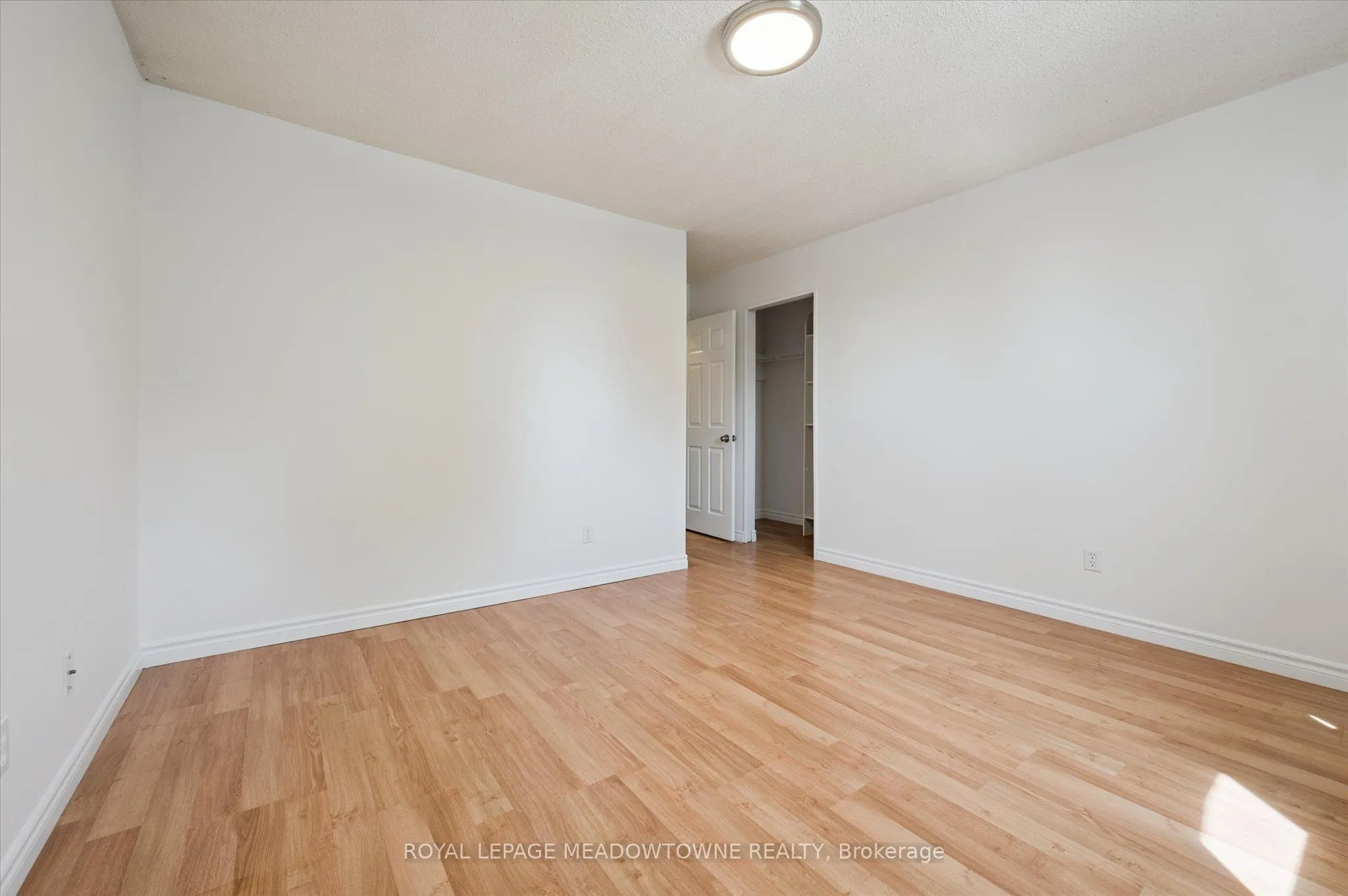 77 Pinemeadow Crescent