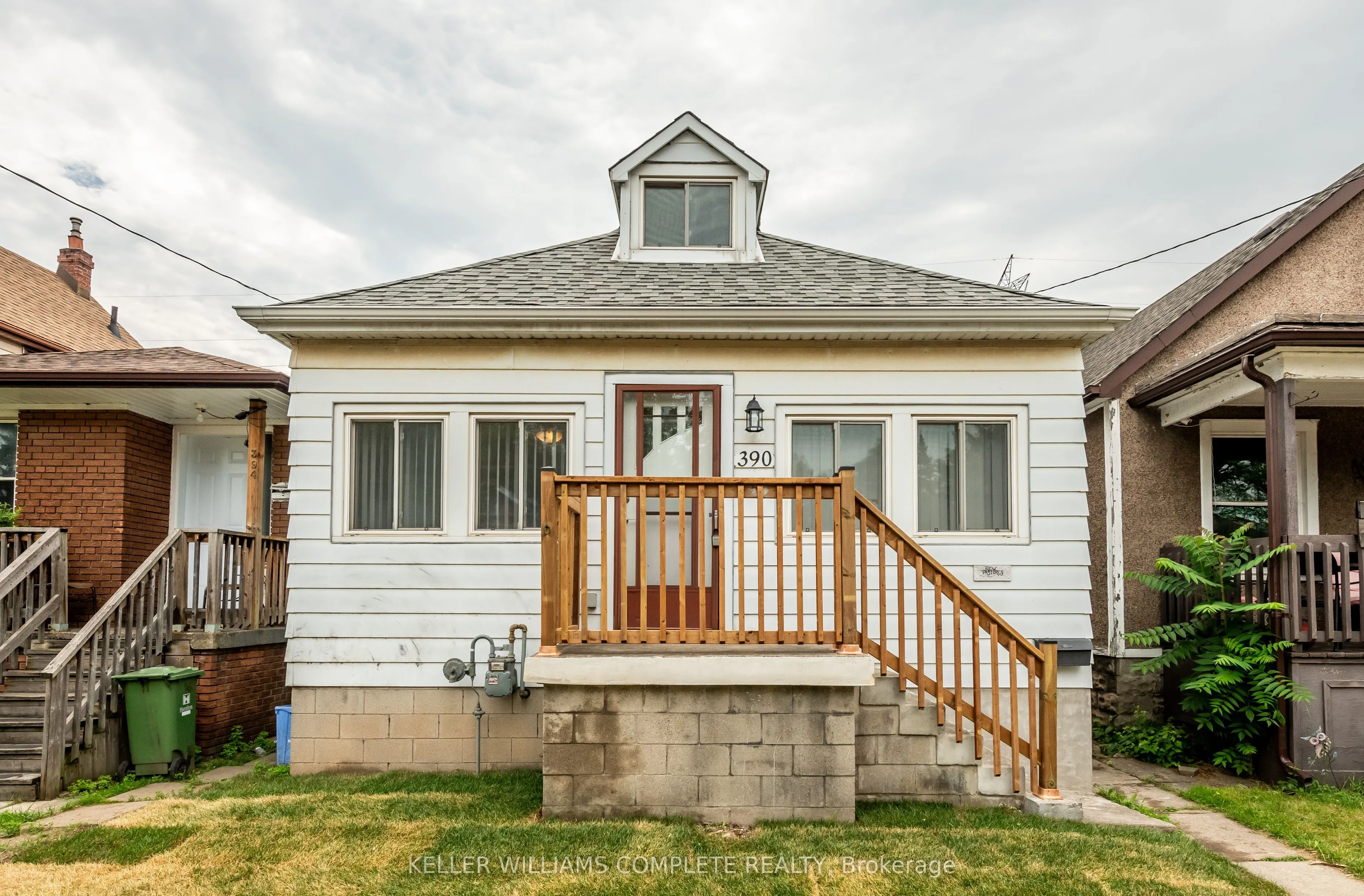 390 Paling Avenue
