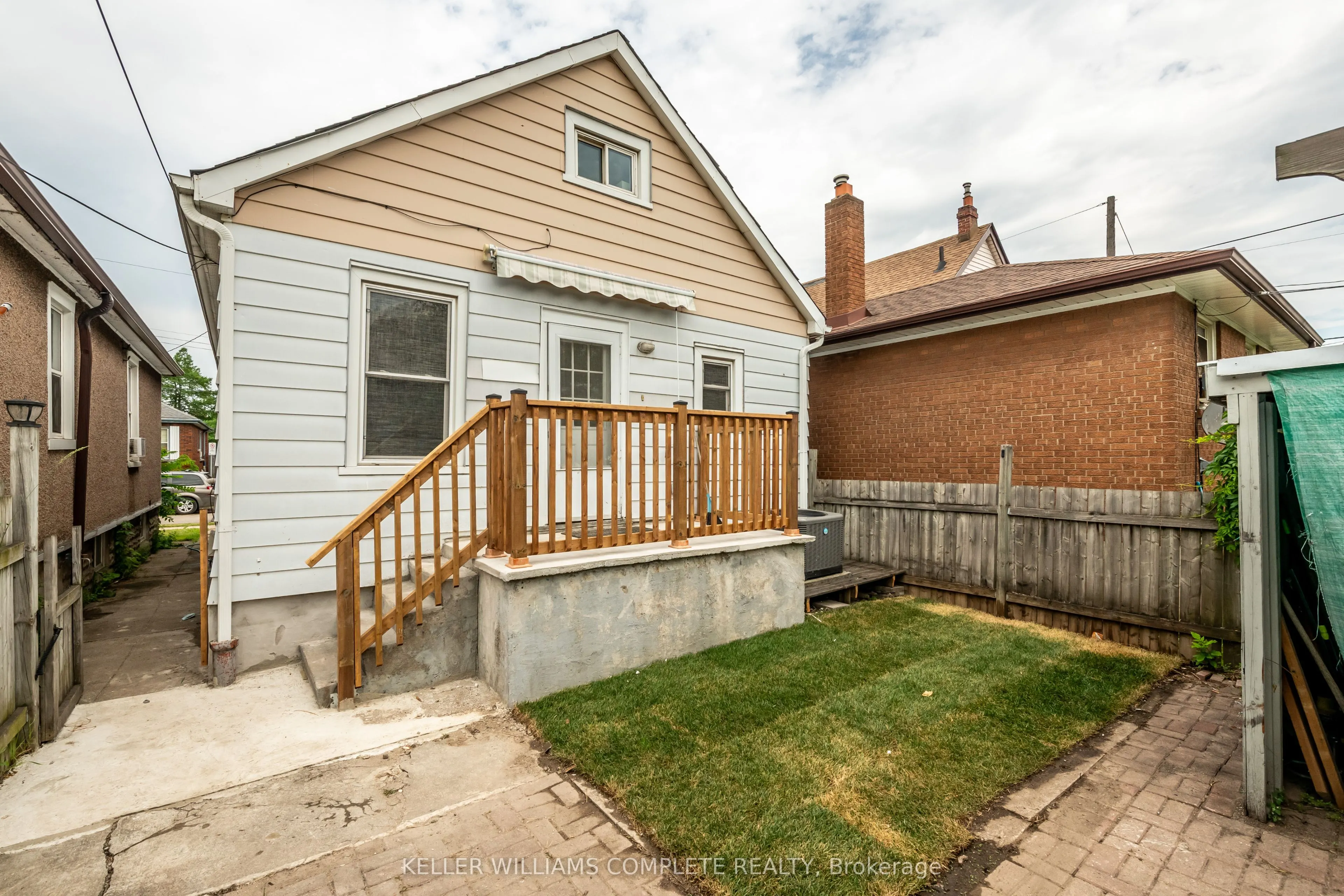 390 Paling Avenue