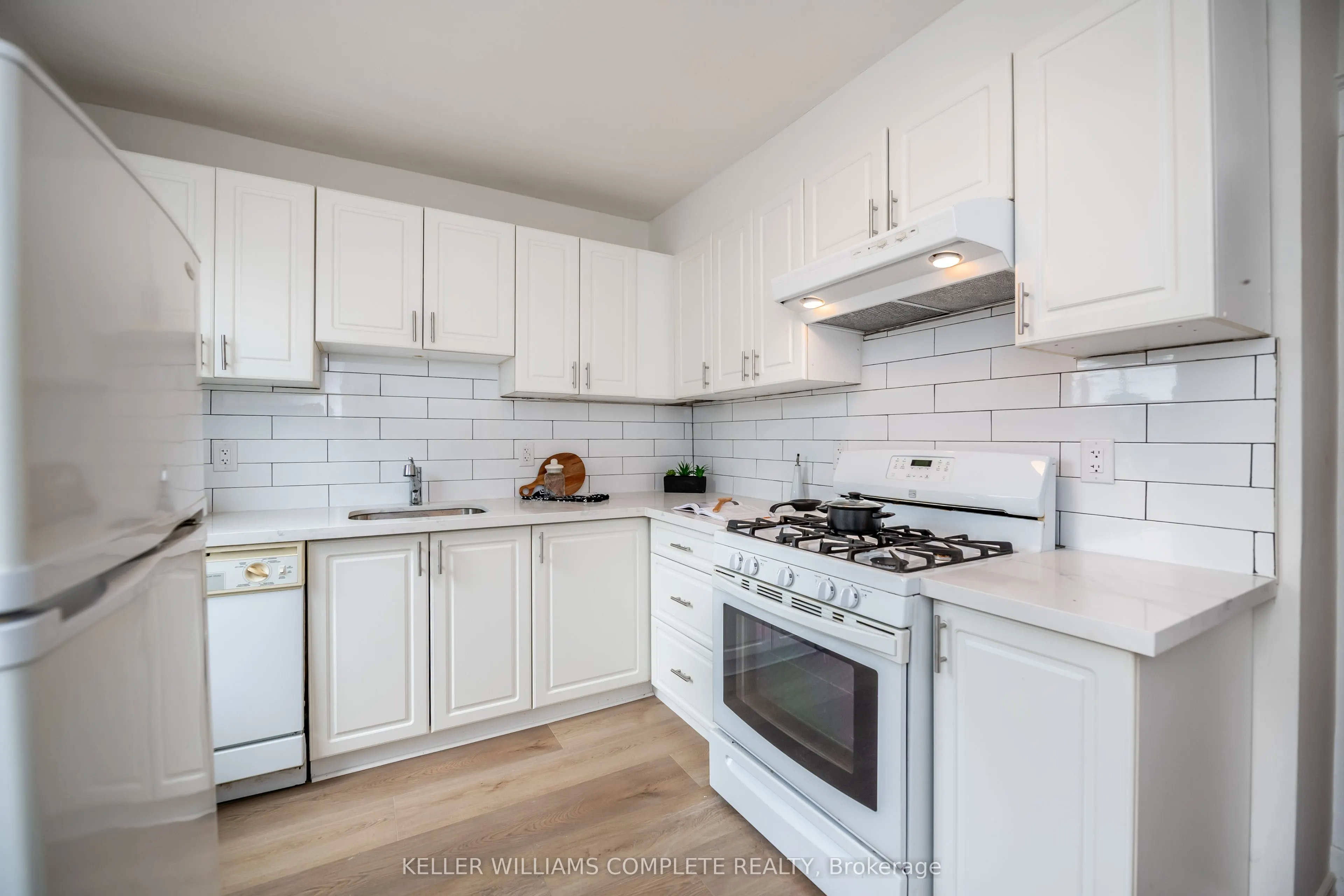 390 Paling Avenue