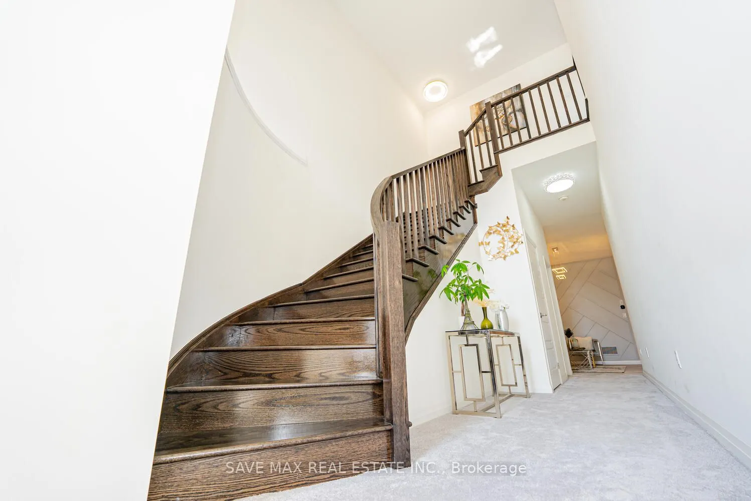 44 Wakeling Drive