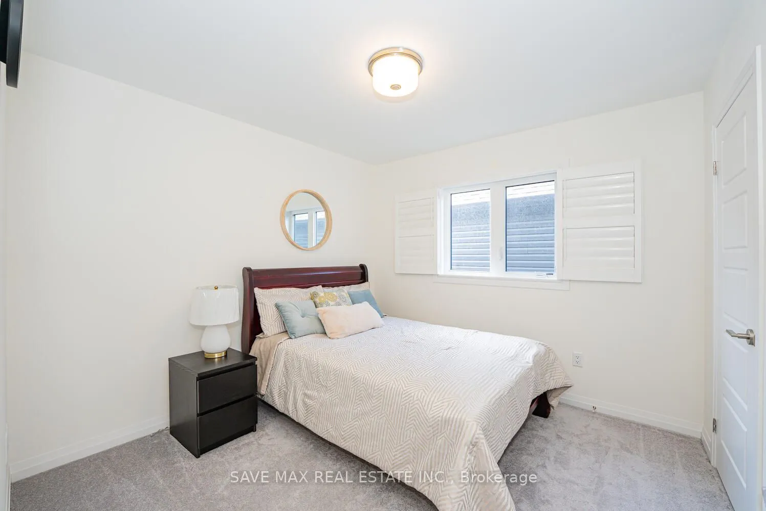 44 Wakeling Drive