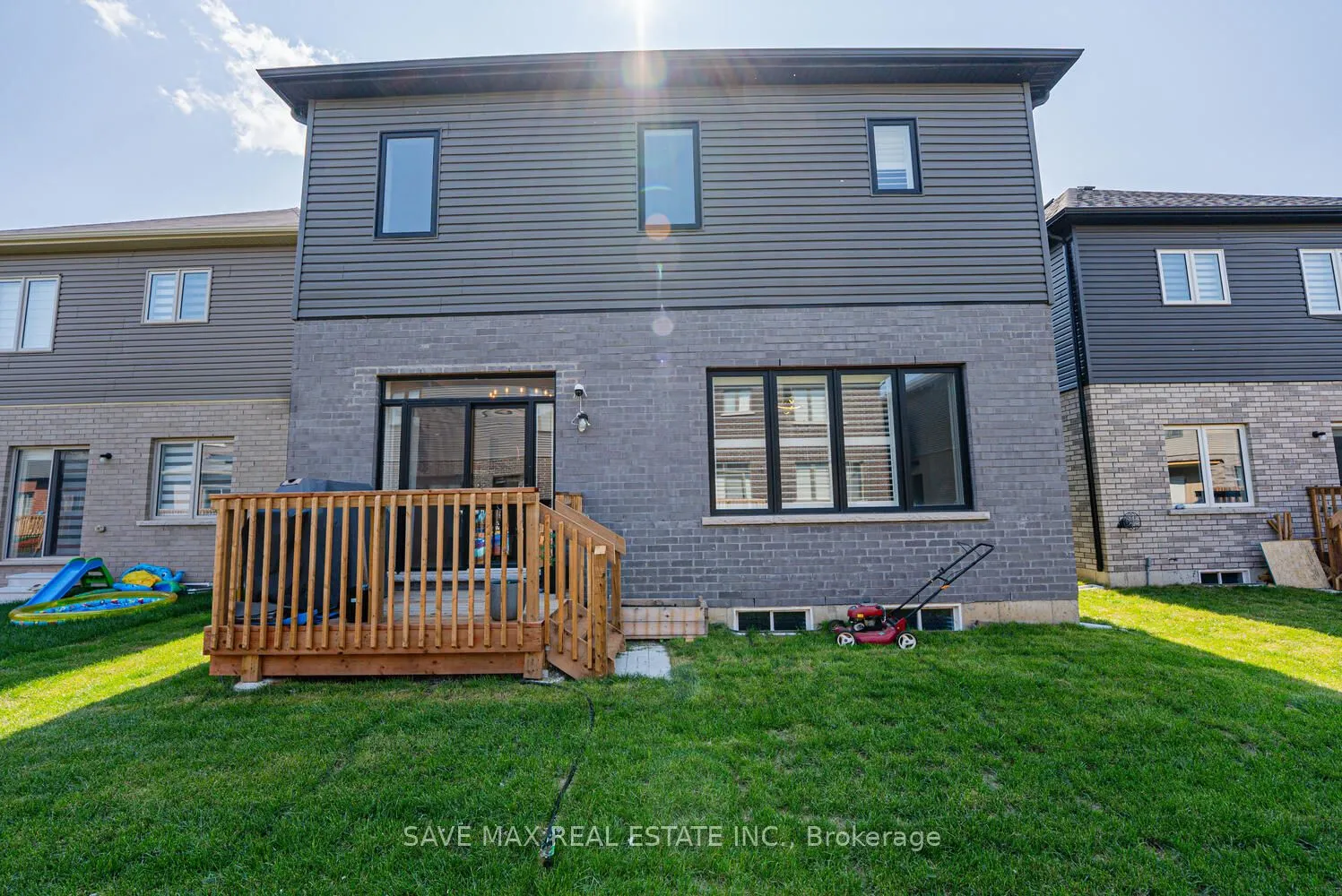 44 Wakeling Drive