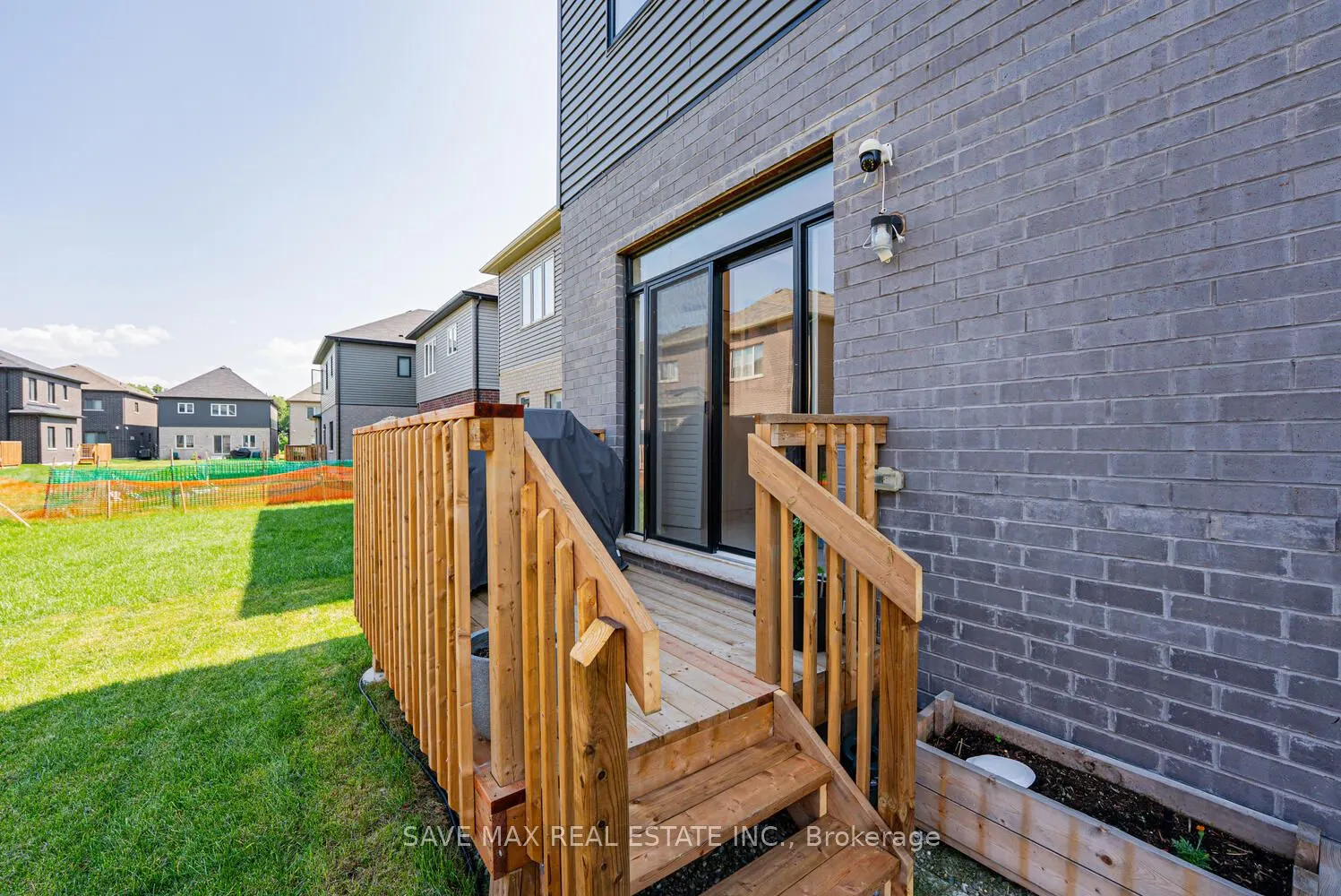 44 Wakeling Drive