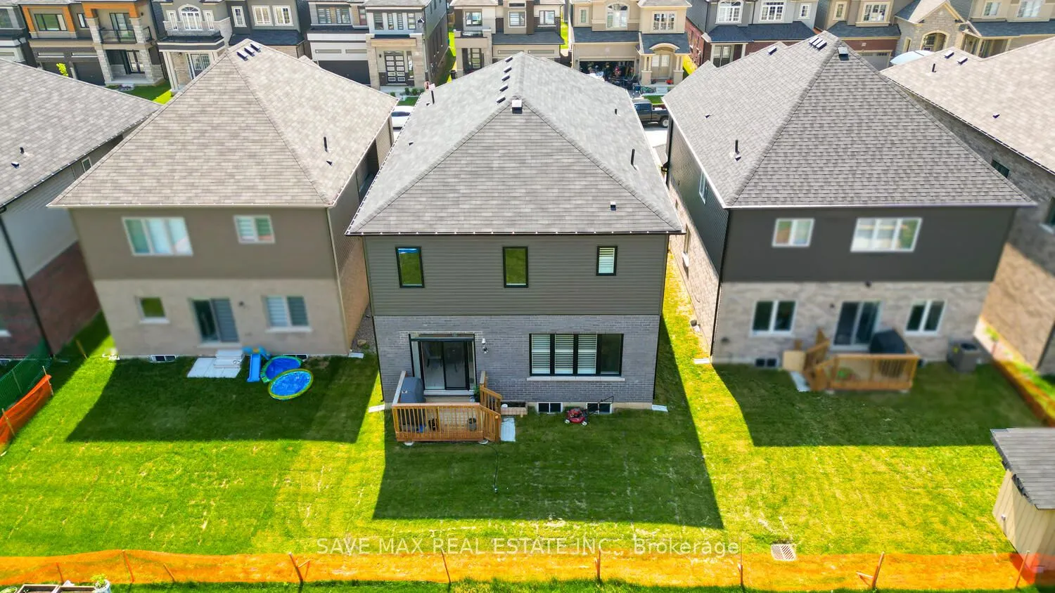 44 Wakeling Drive