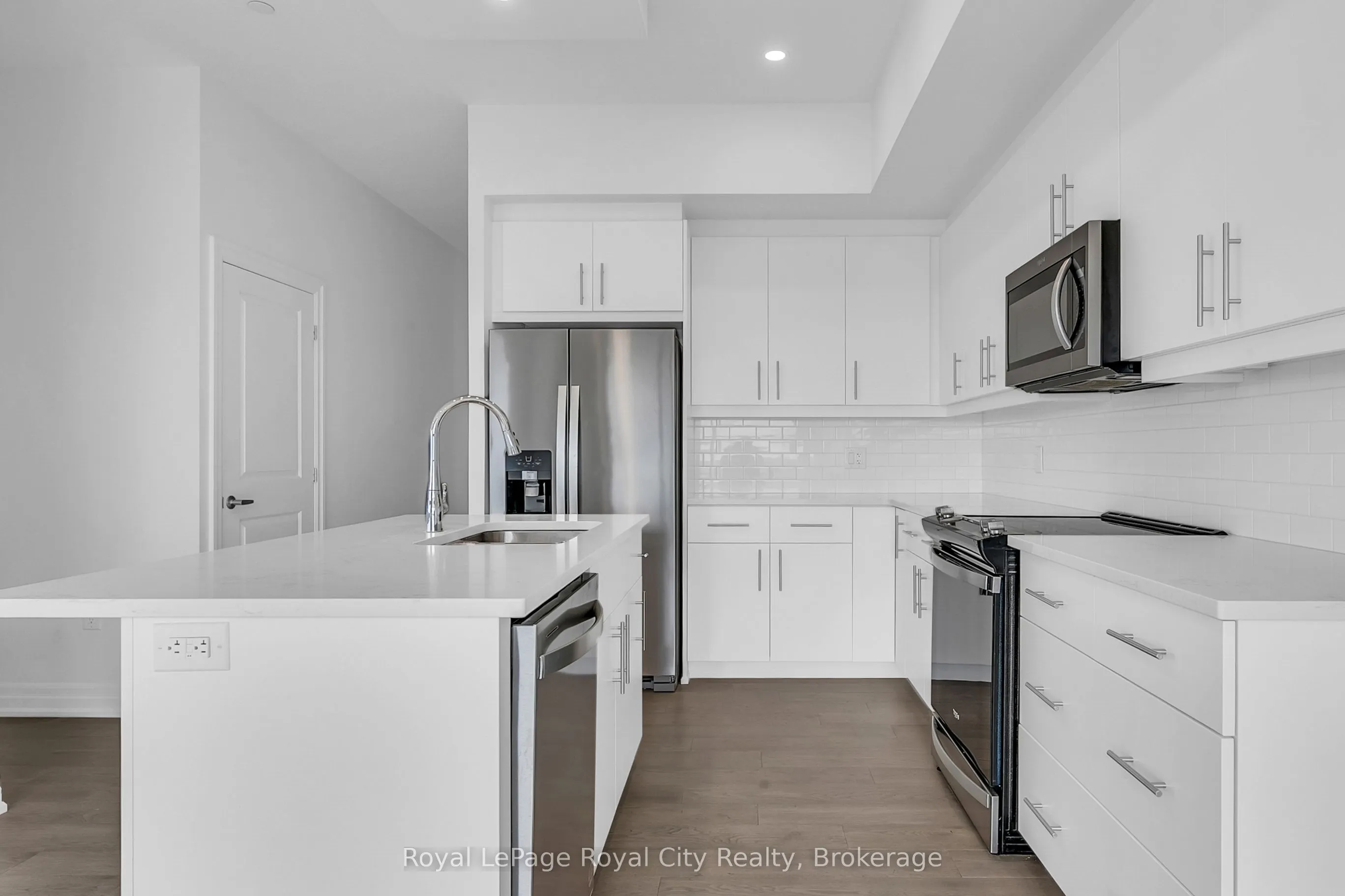1880 GORDON Street, #1004
