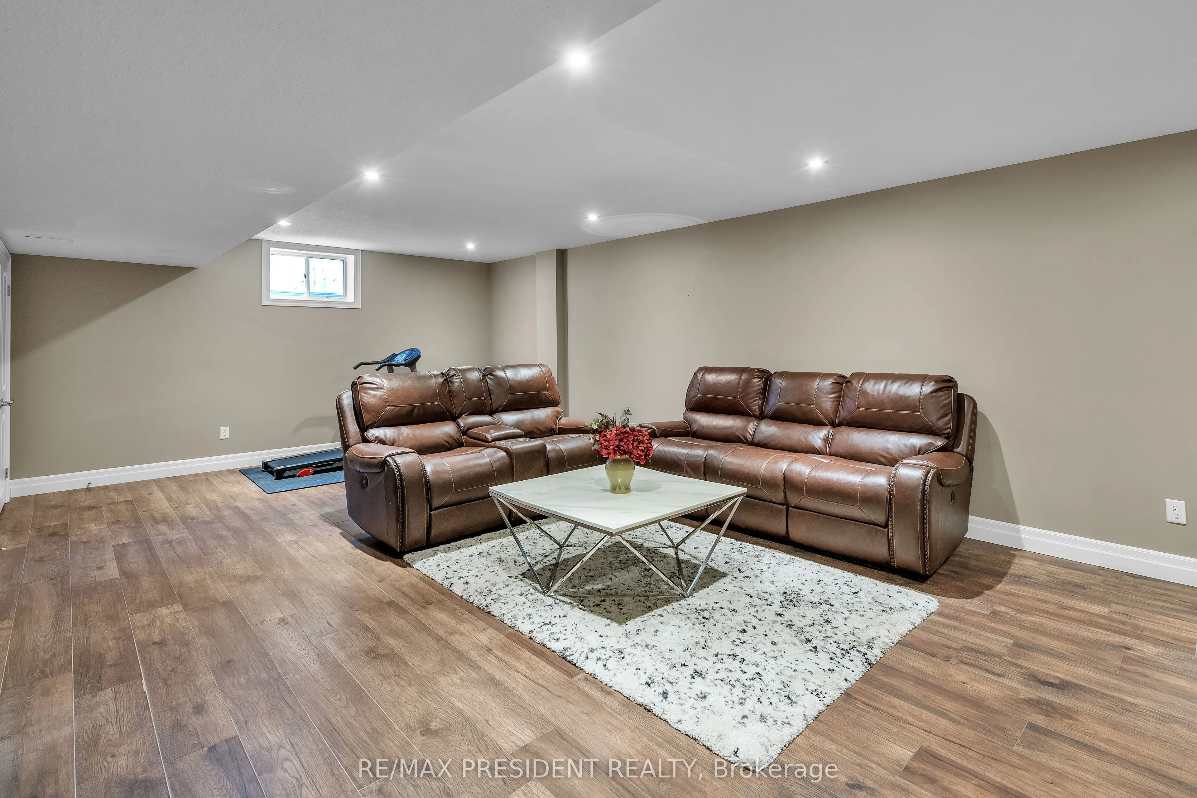 603 Hawthorne Place