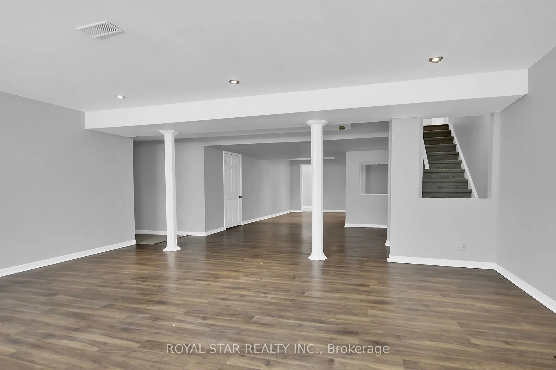 611 Devonwood Circle