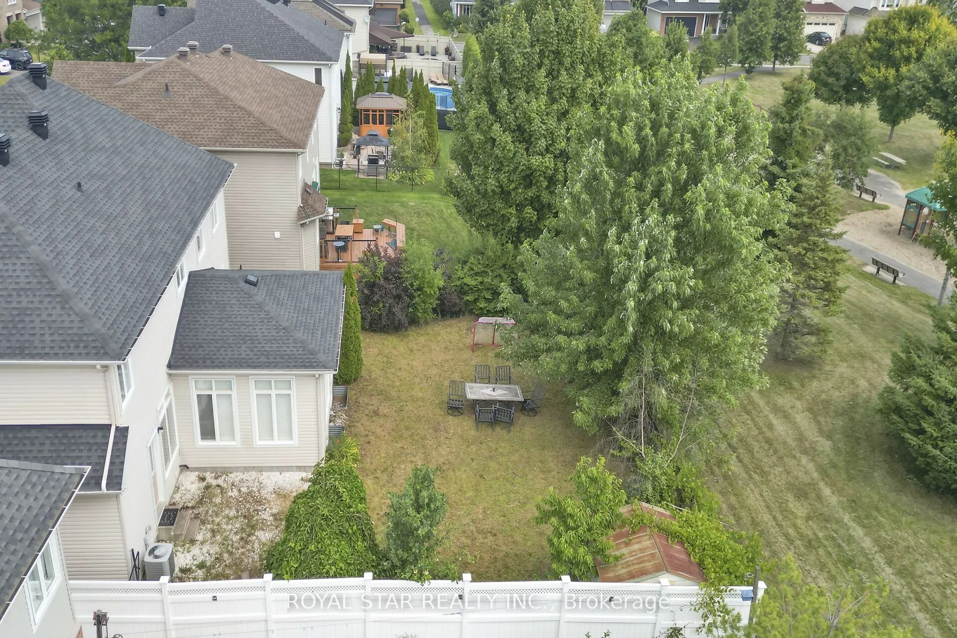 611 Devonwood Circle