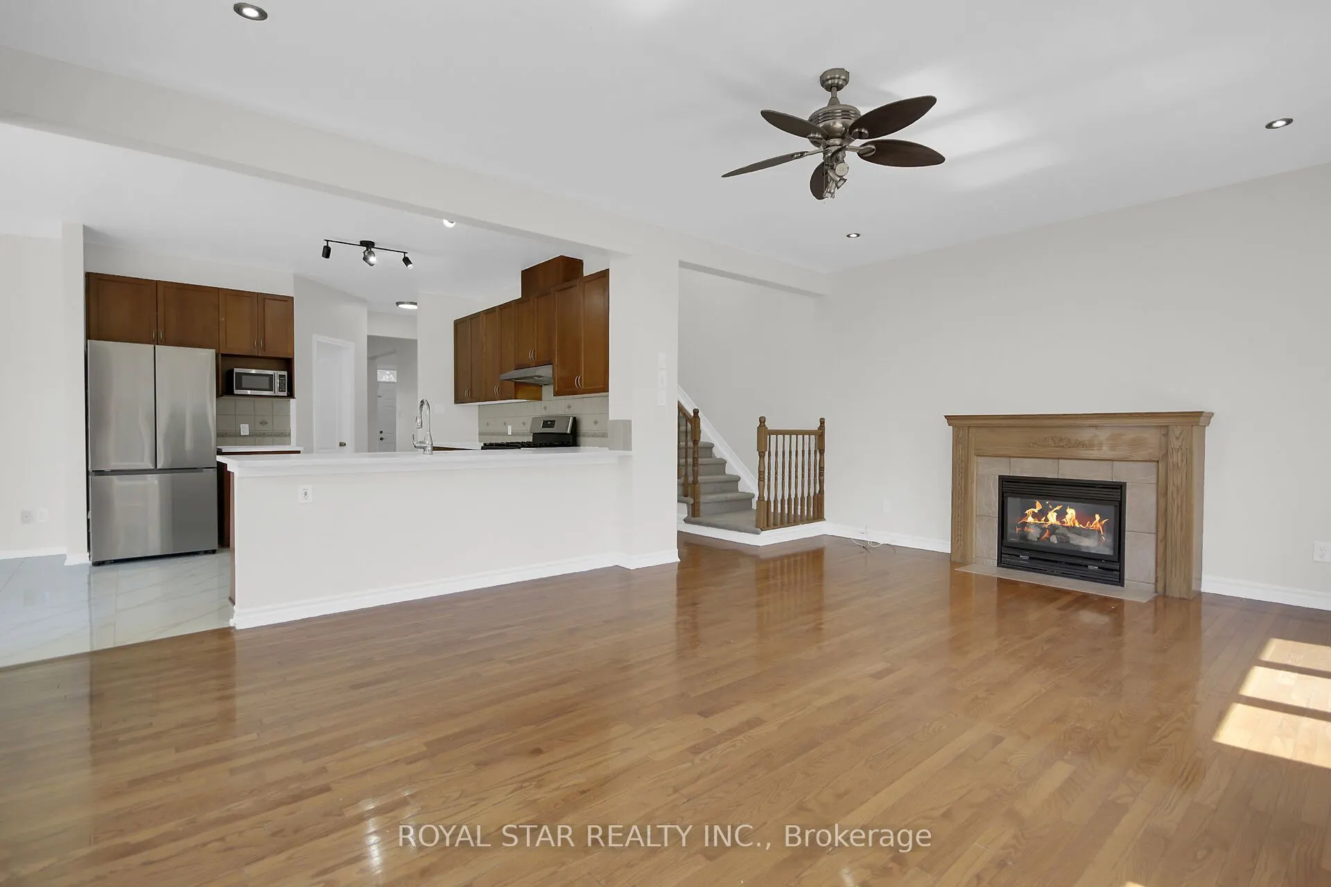 611 Devonwood Circle