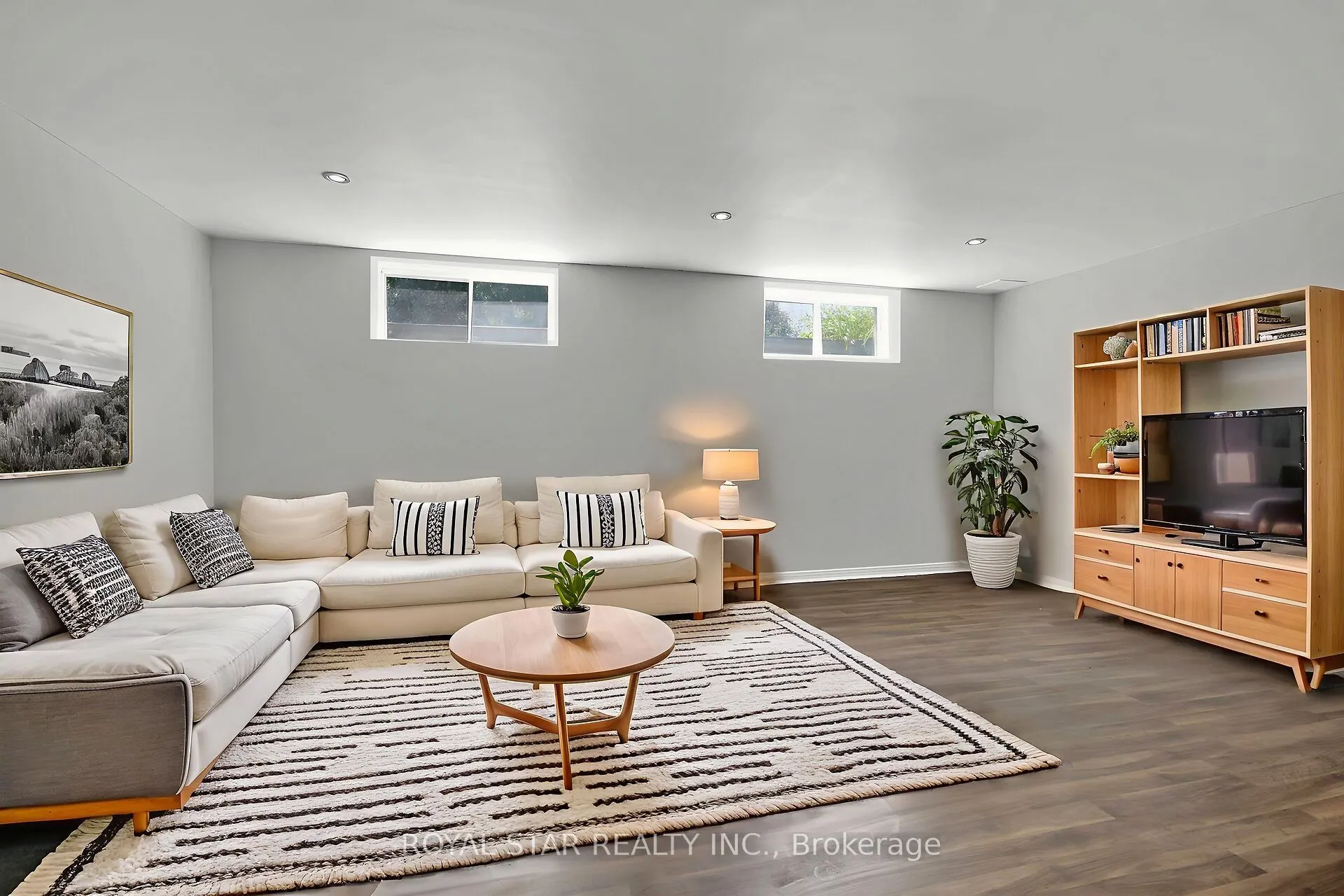 611 Devonwood Circle
