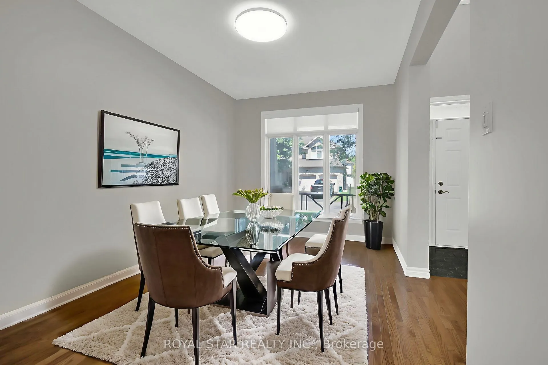 611 Devonwood Circle
