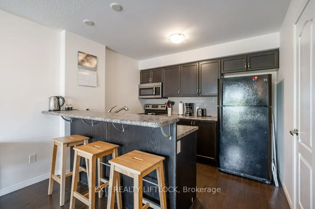 312 Spillsbury Drive, #303