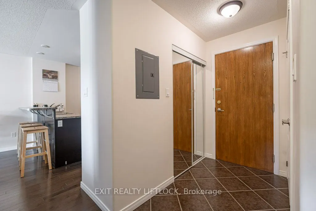 312 Spillsbury Drive, #303