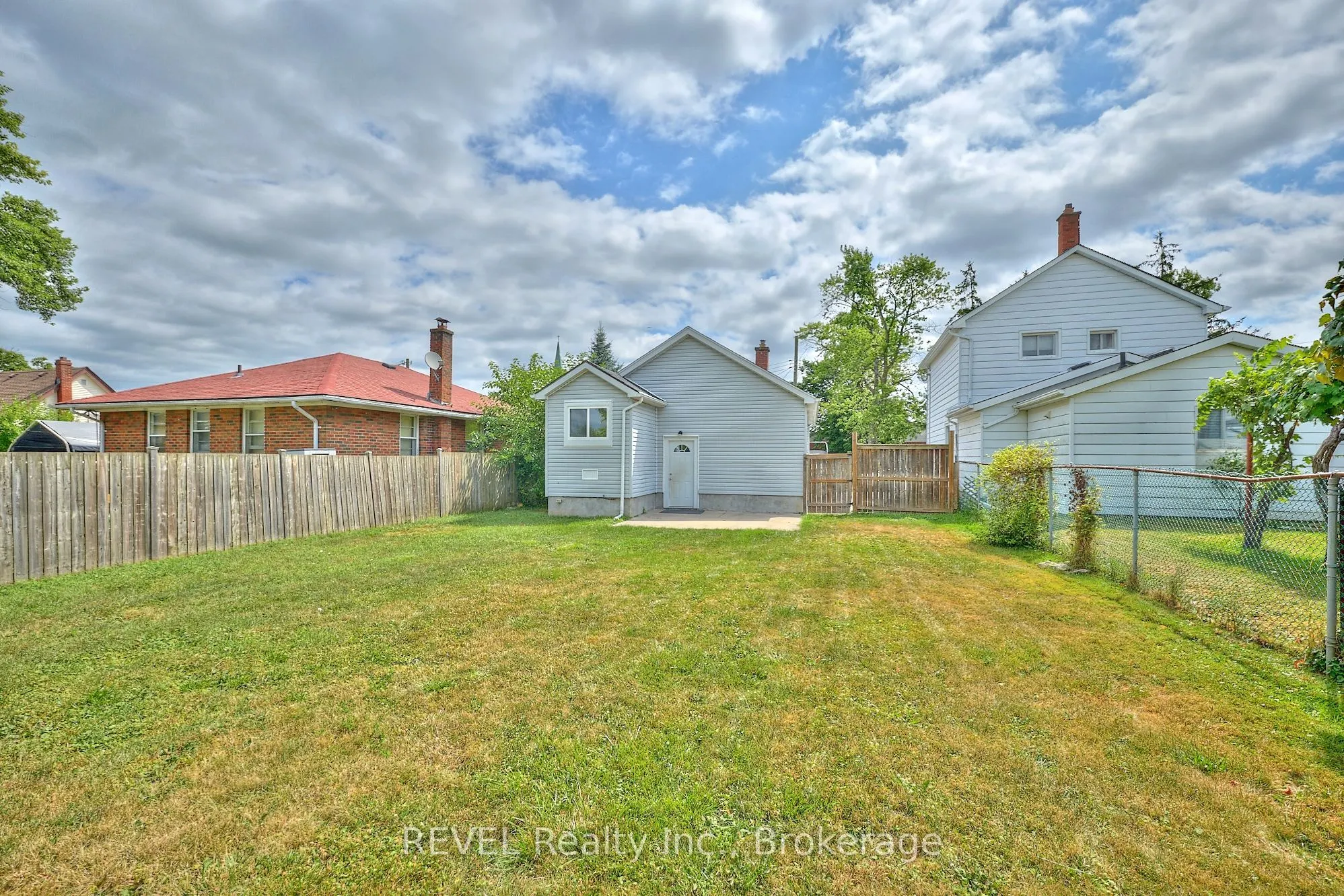 9 Colborne Street