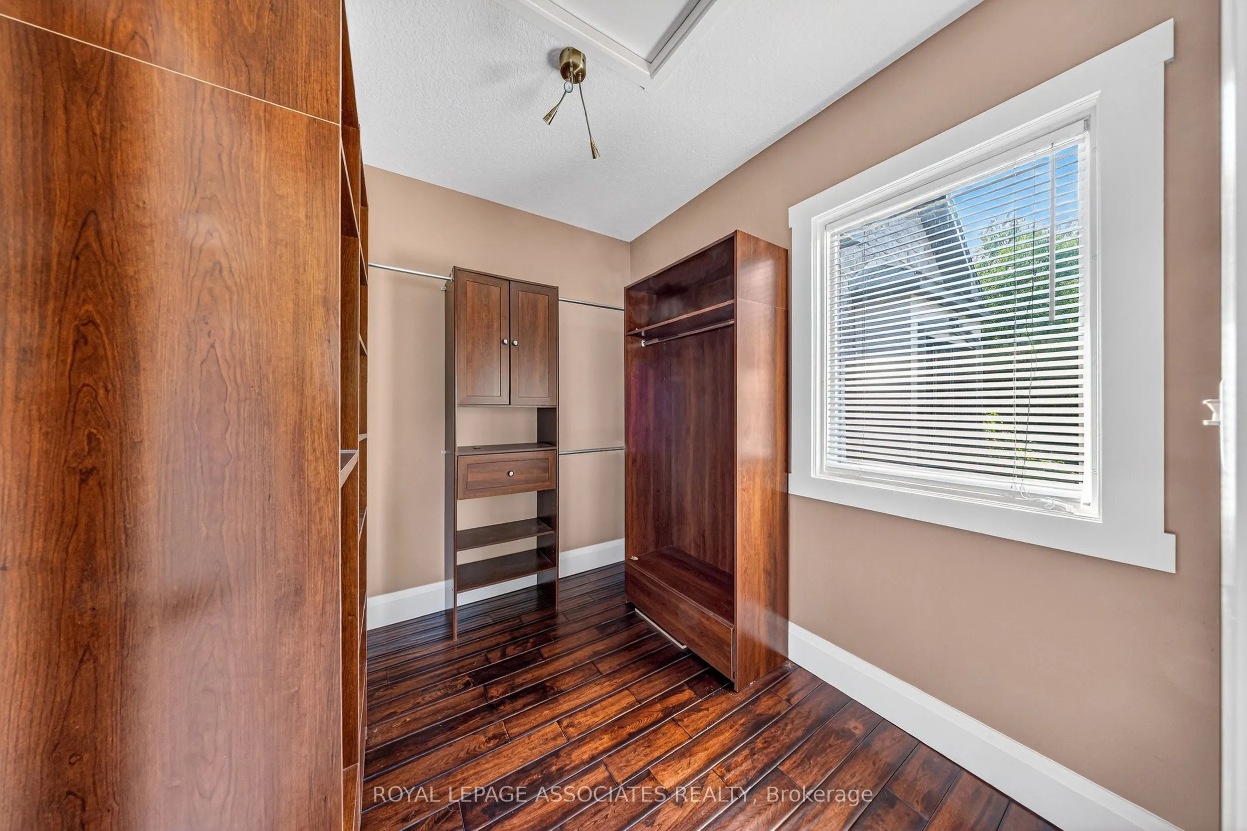 21 Old Mill Road
