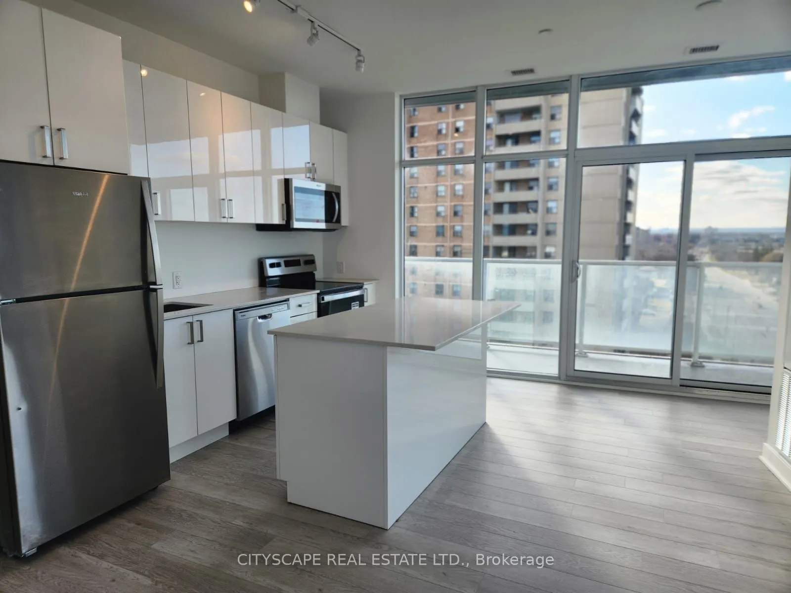 2782 Barton Street E, #807