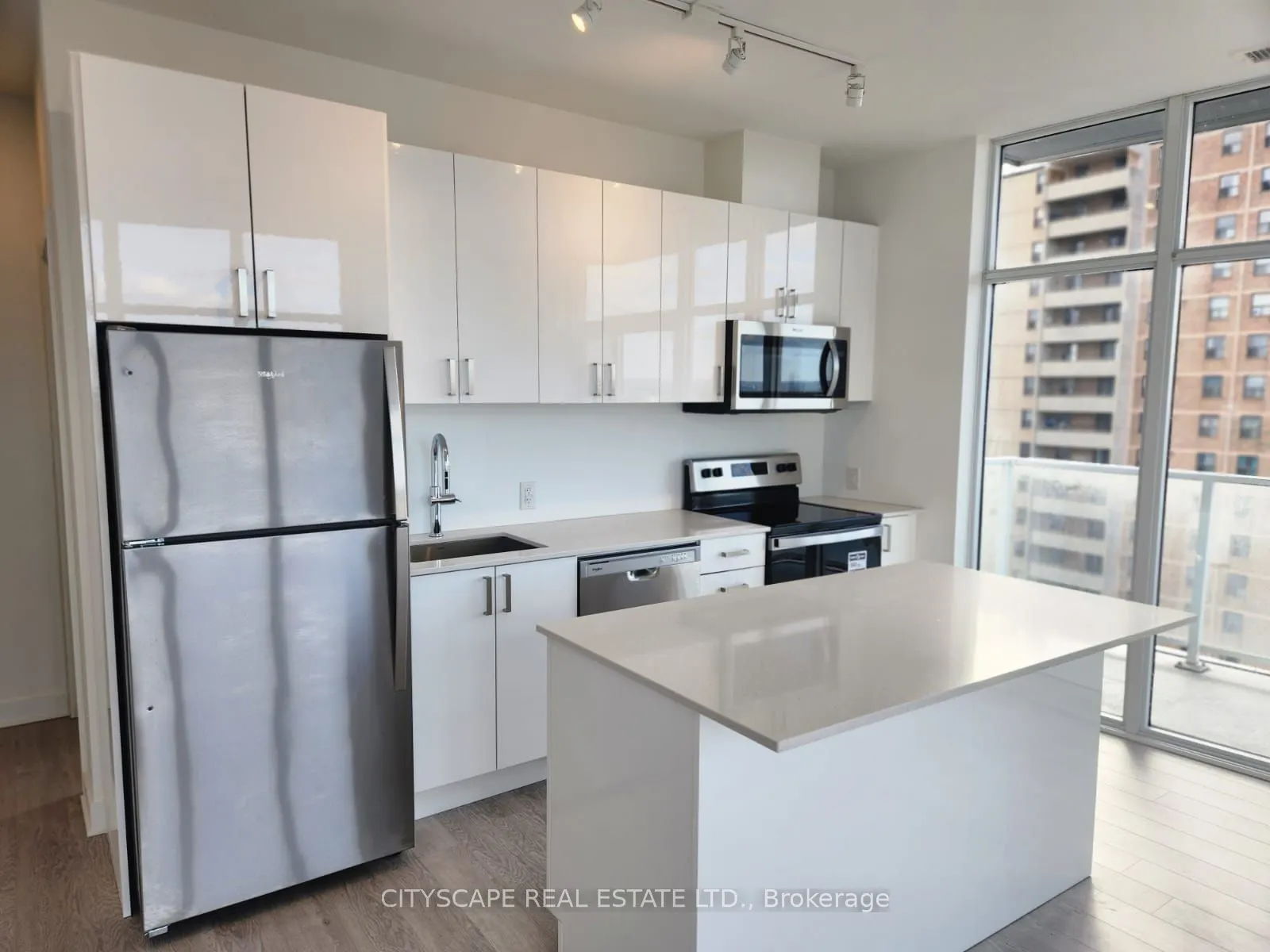 2782 Barton Street E, #807