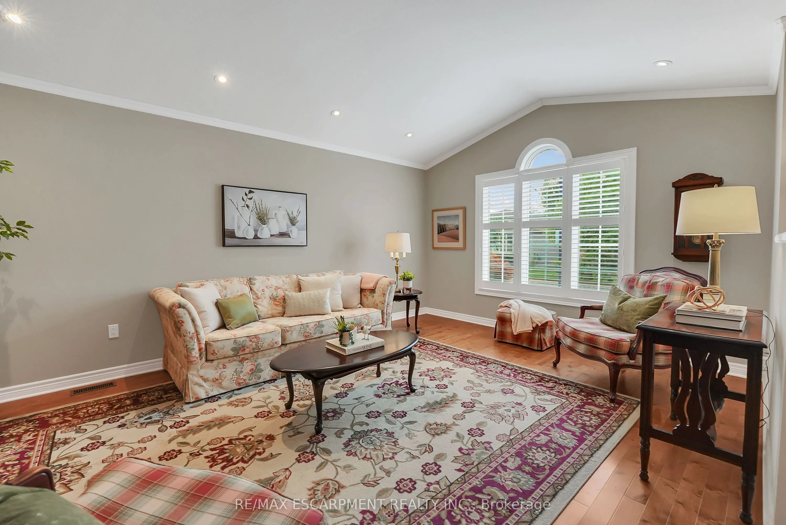 3910 Rainbow Lane