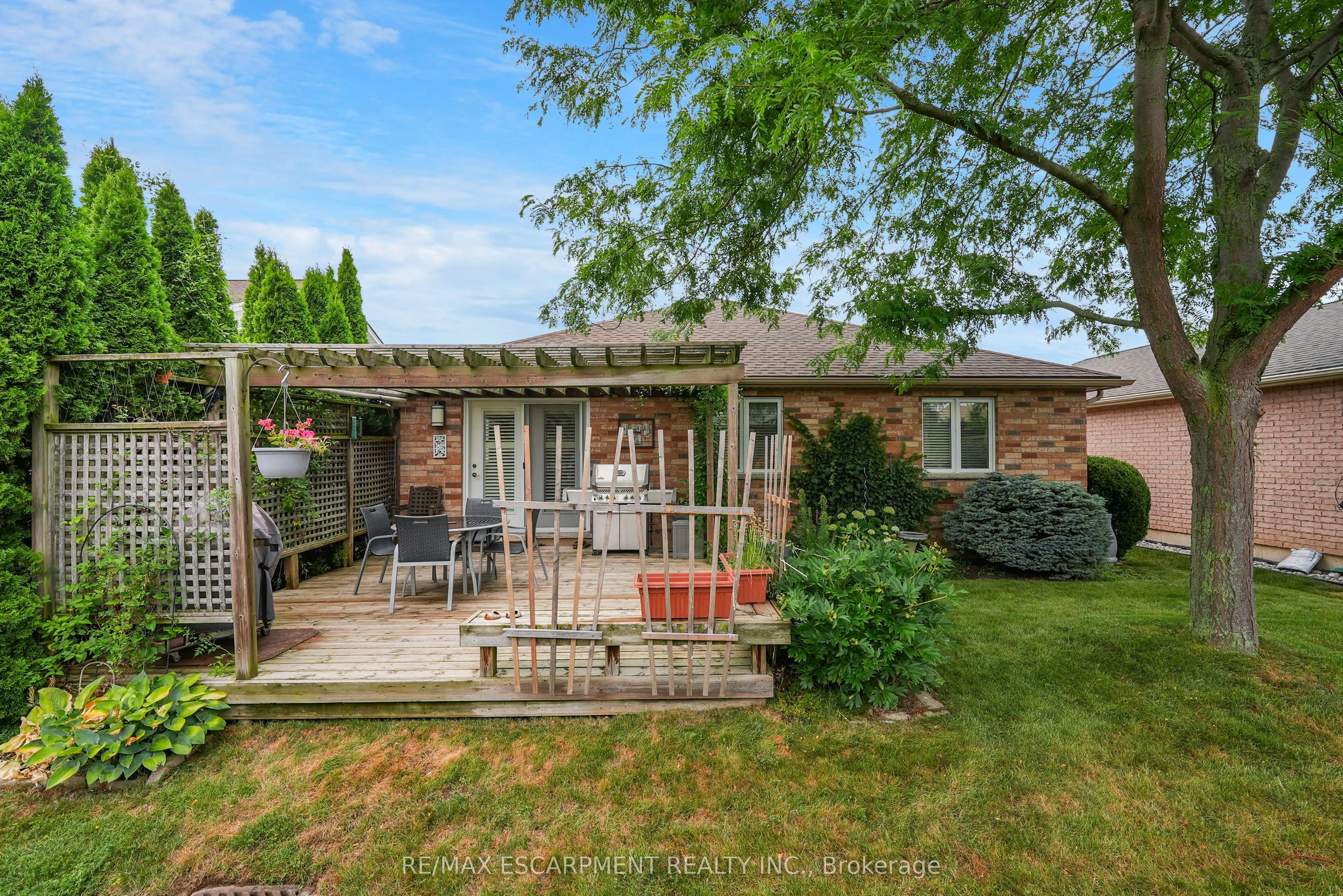 3910 Rainbow Lane