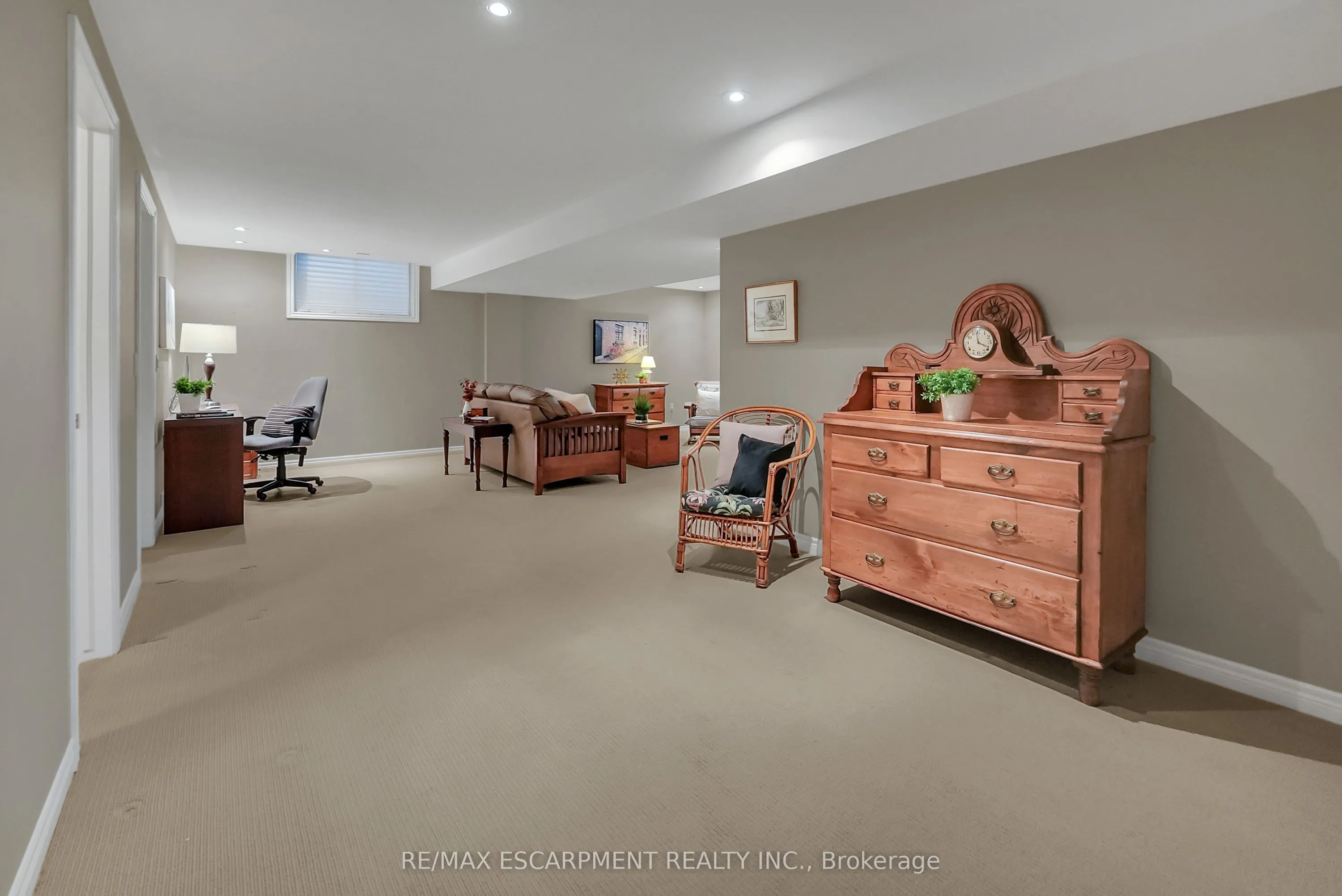 3910 Rainbow Lane
