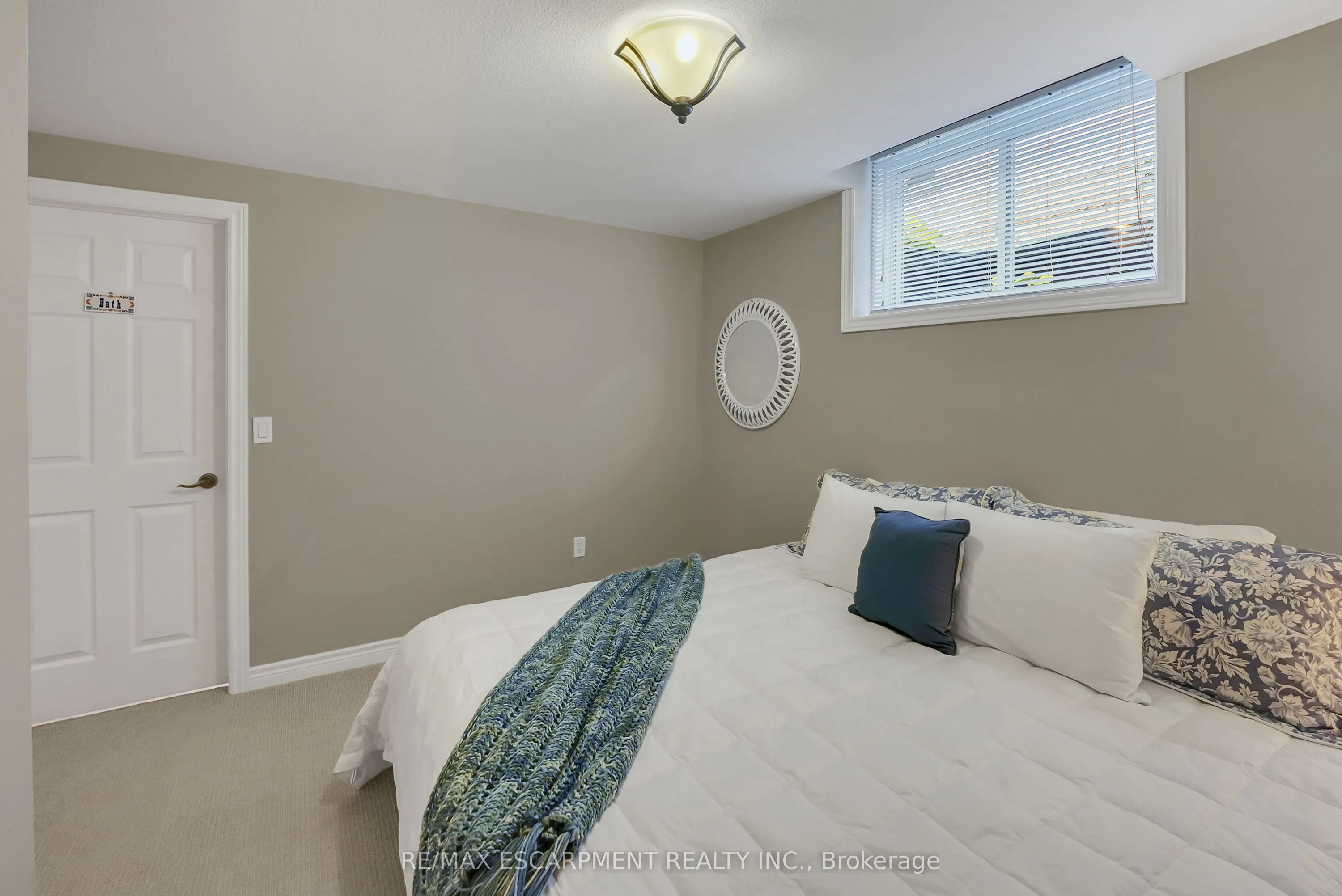 3910 Rainbow Lane