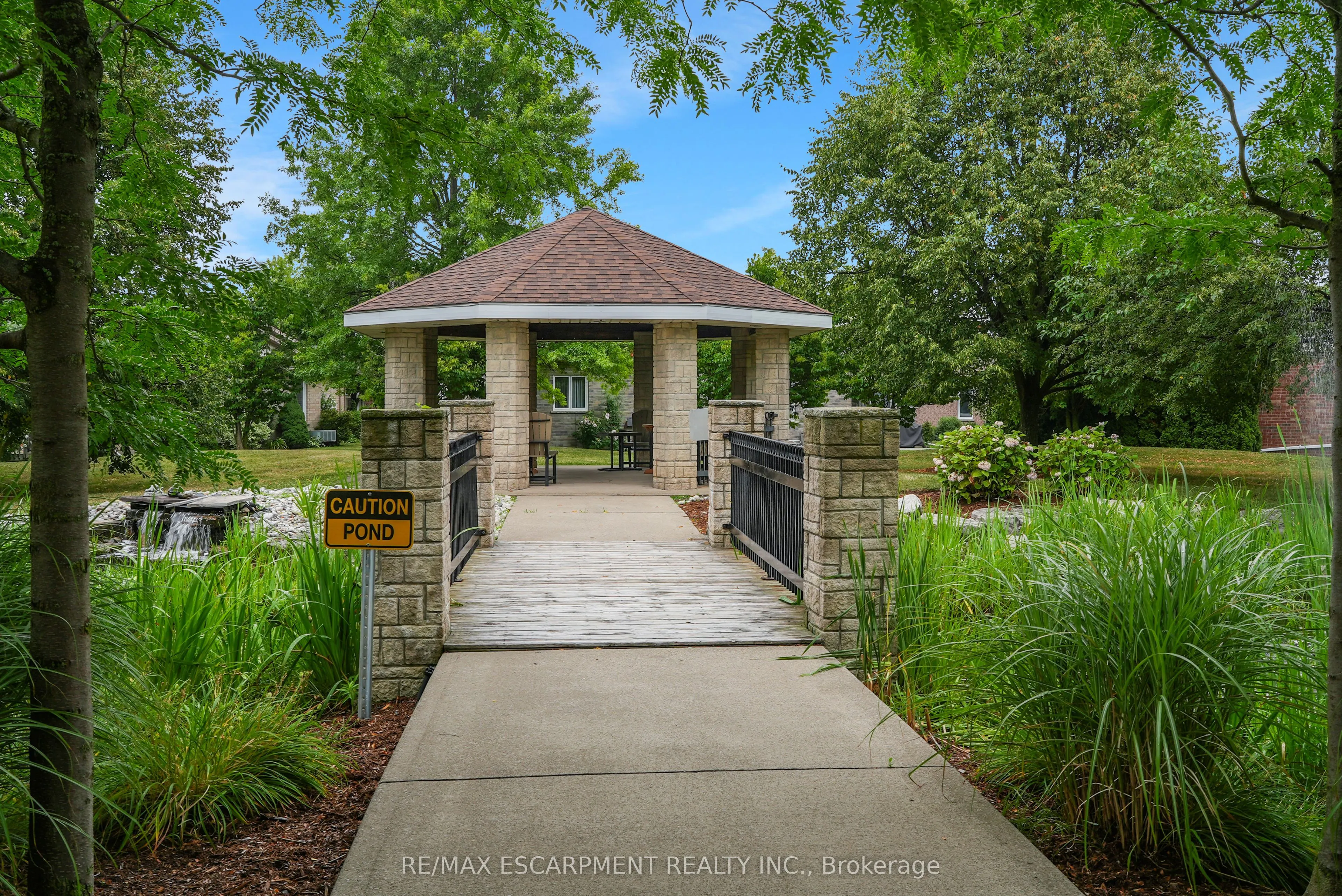 3910 Rainbow Lane