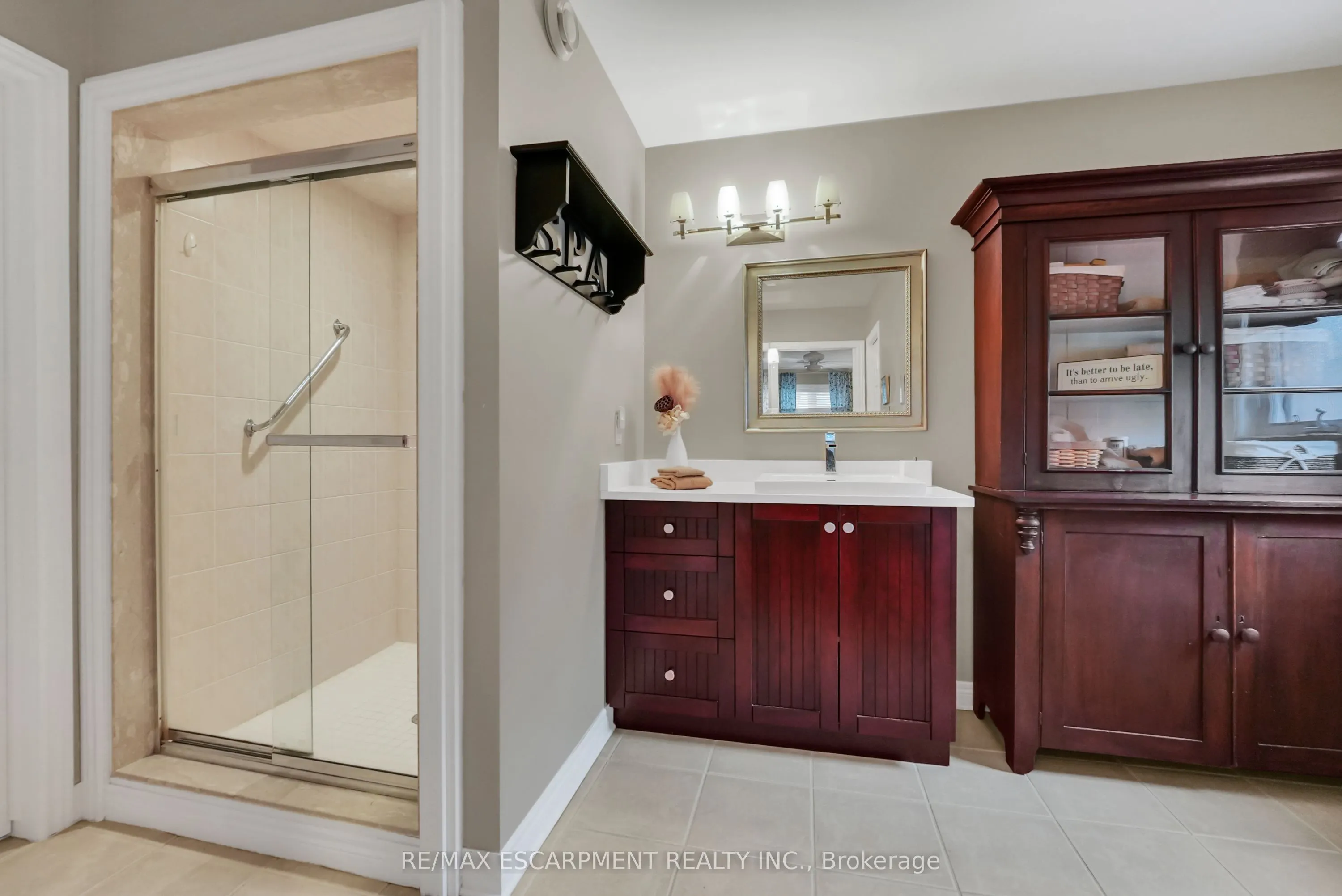 3910 Rainbow Lane